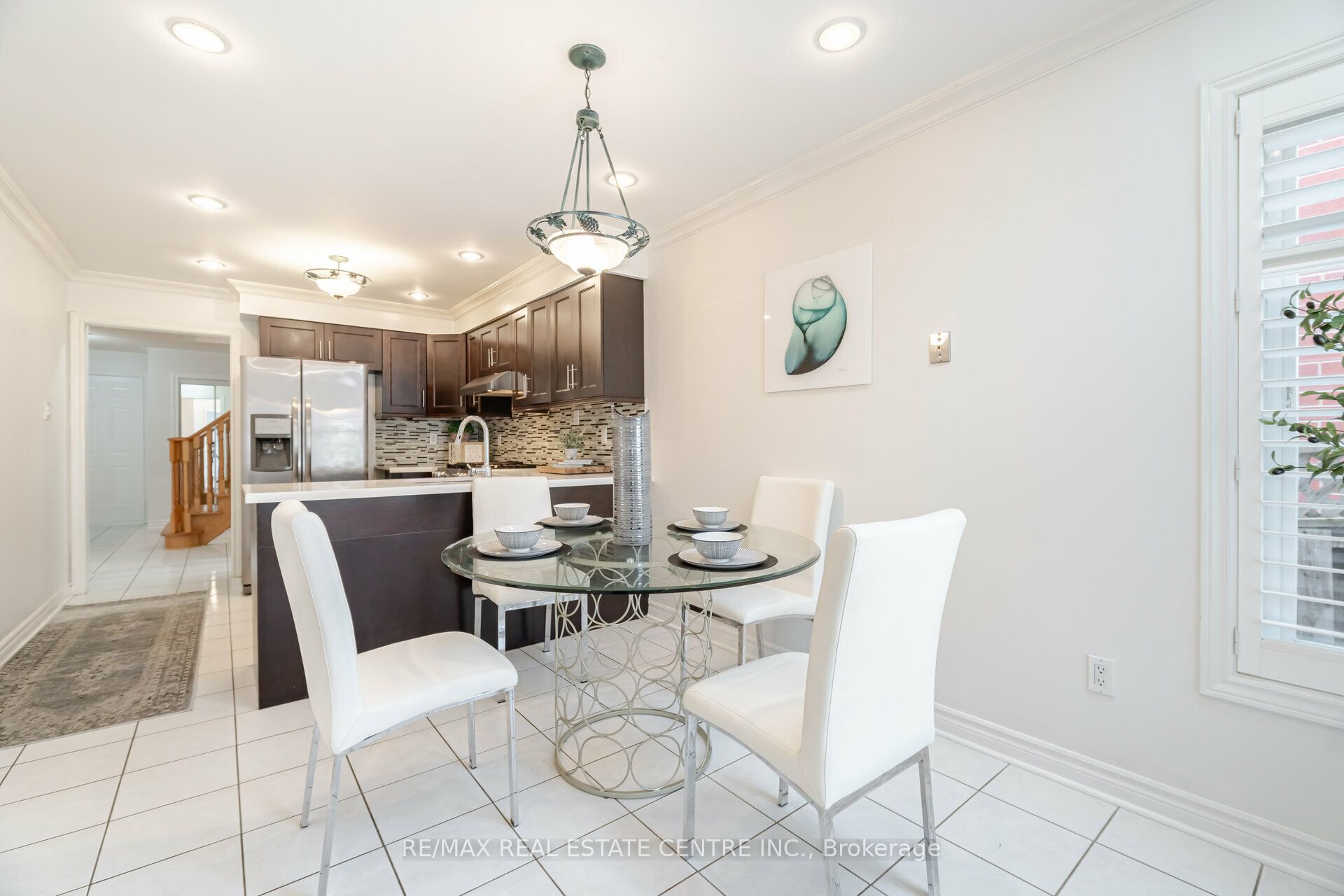 2485 Strathmore Crescent N Property Photo 16