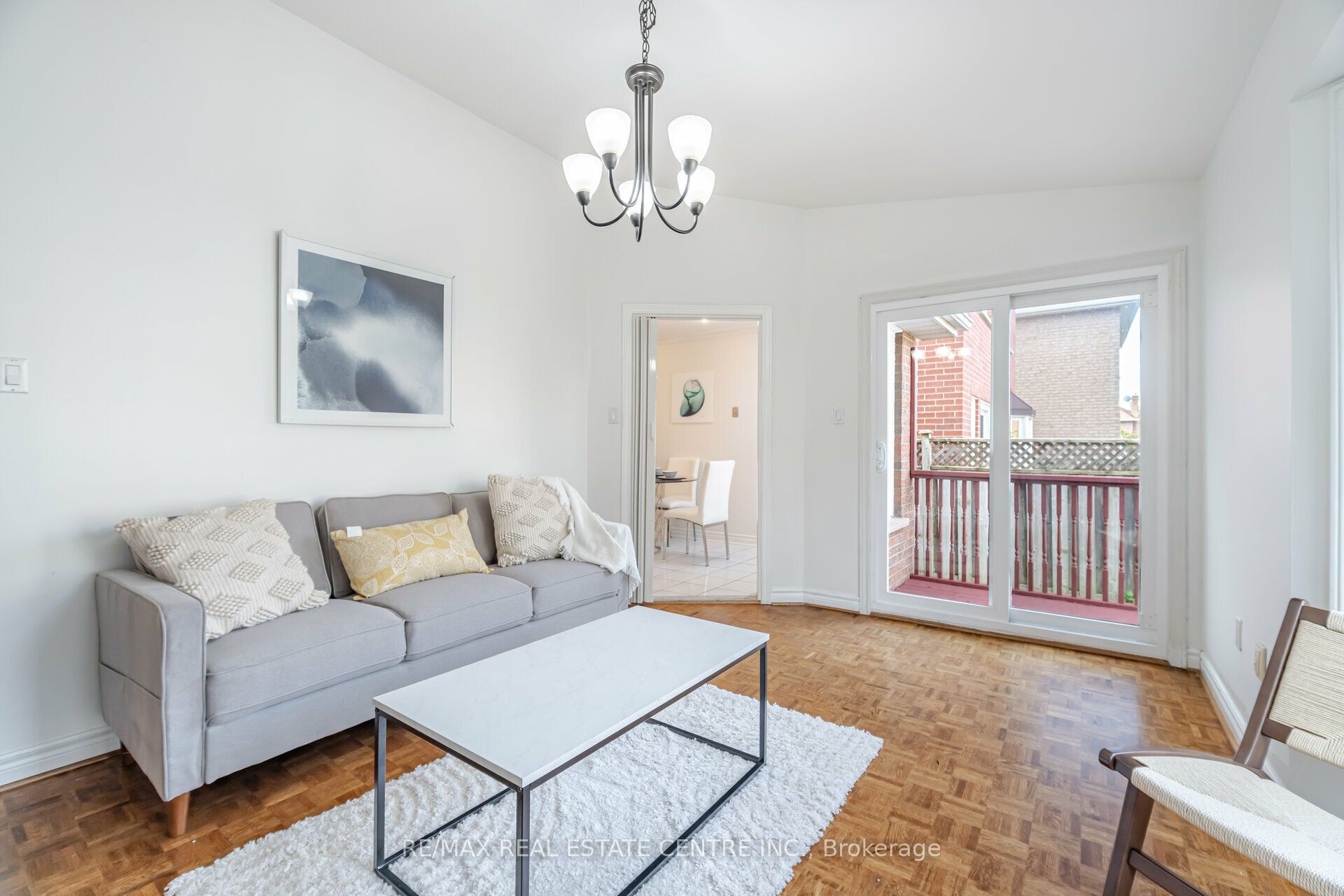 2485 Strathmore Crescent N Property Photo 20