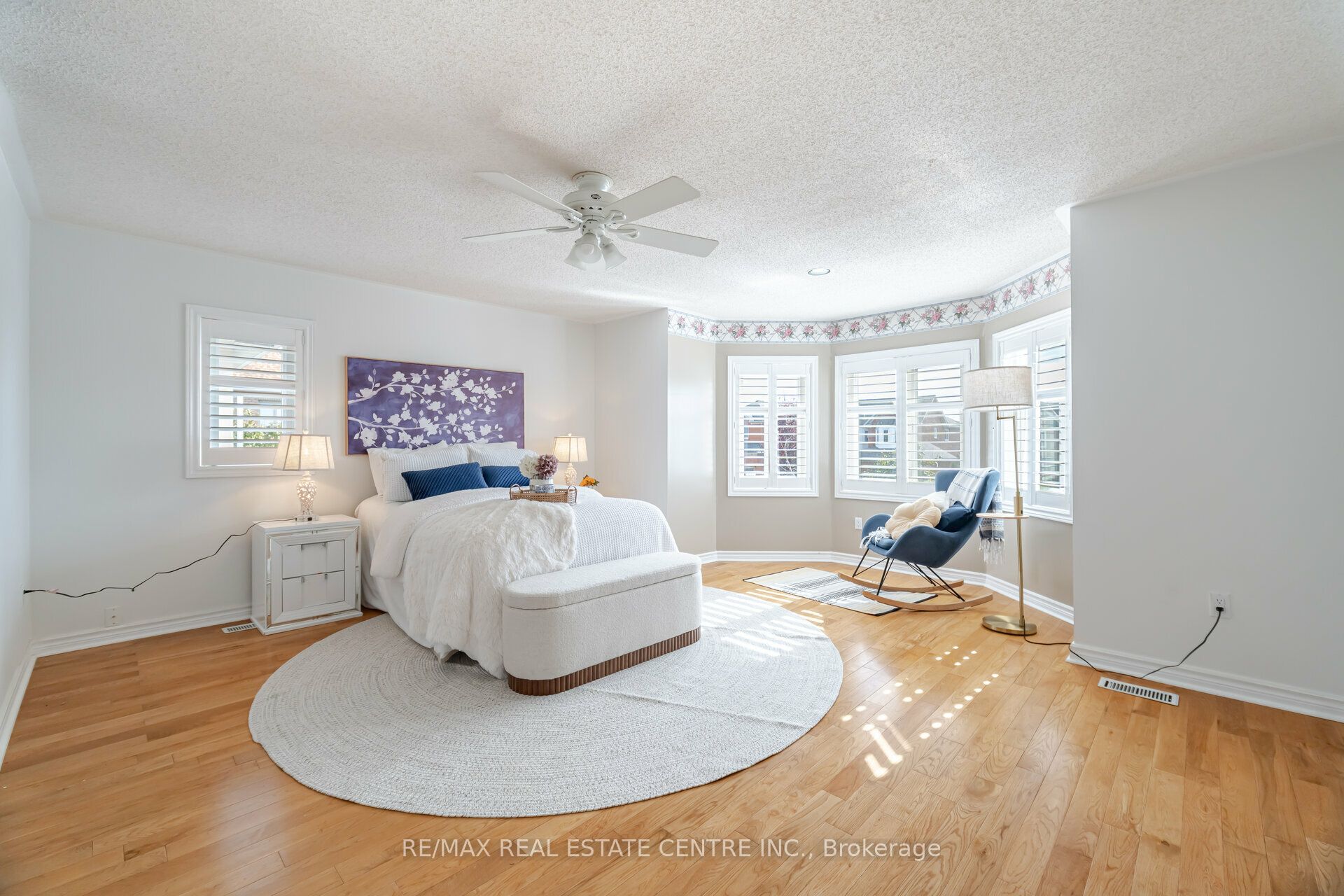 2485 Strathmore Crescent N Property Photo 27