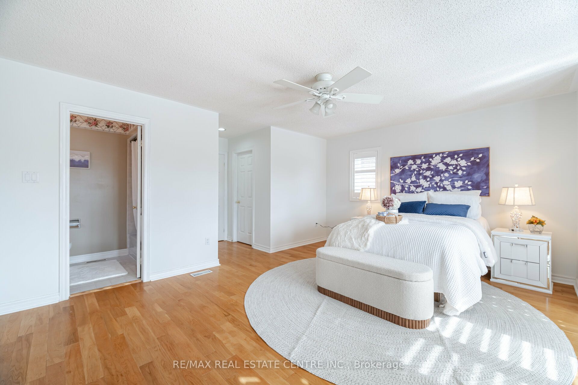 2485 Strathmore Crescent N Property Photo 28