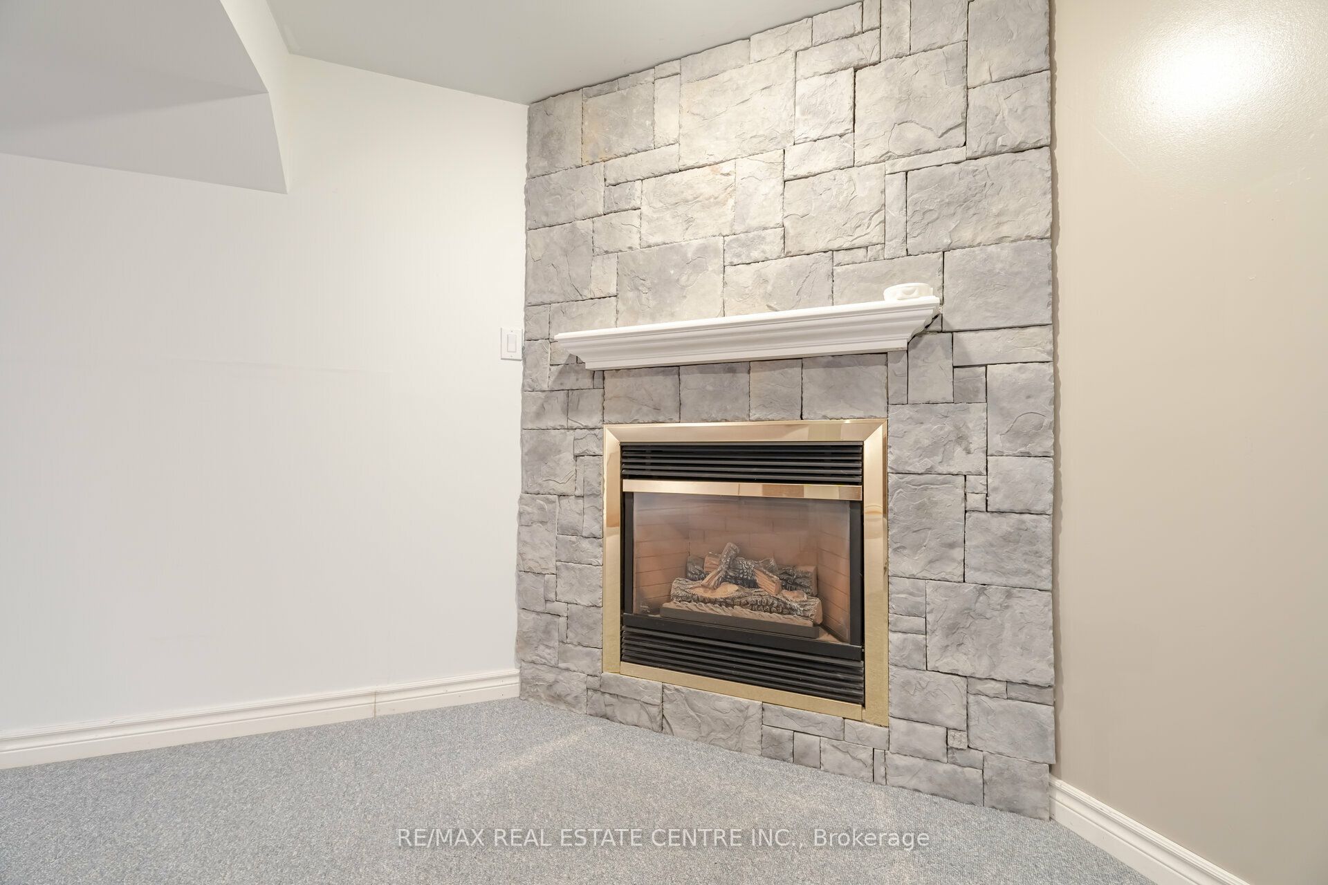 2485 Strathmore Crescent N Property Photo 41