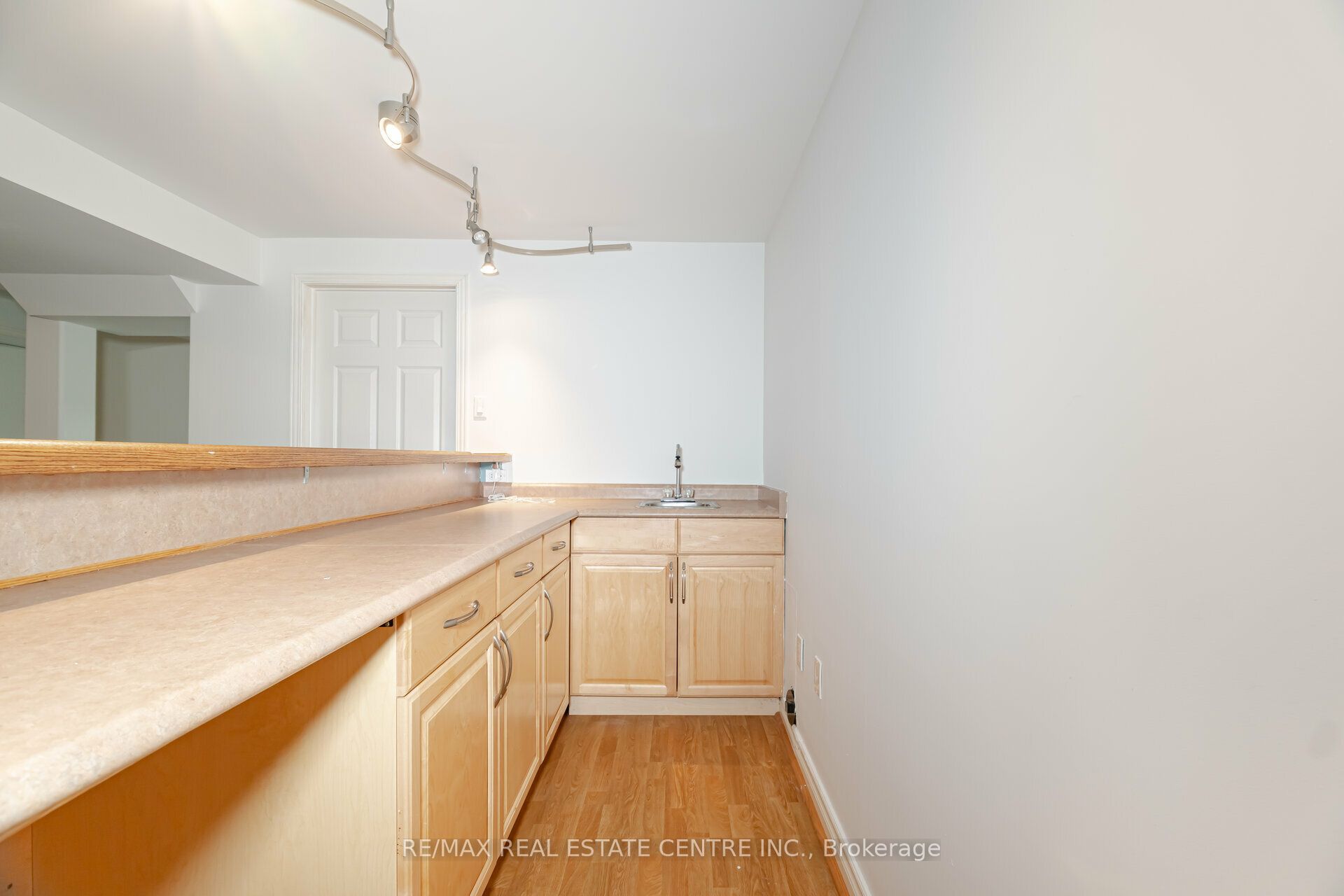 2485 Strathmore Crescent N Property Photo 42