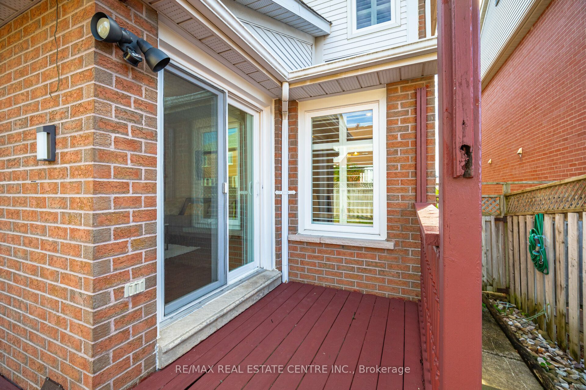 2485 Strathmore Crescent N Property Photo 46
