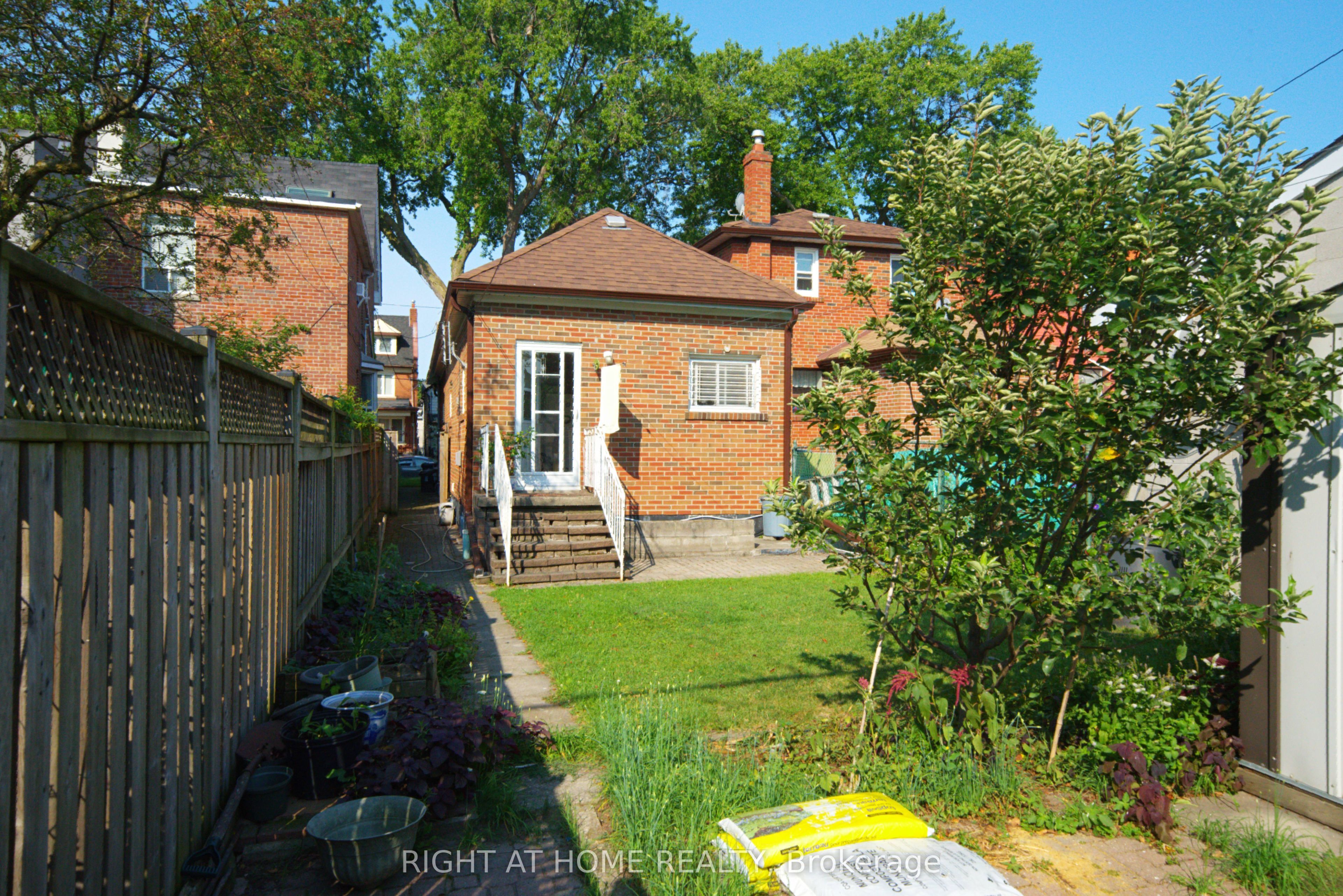 65 Salem Avenue Property Photo 11