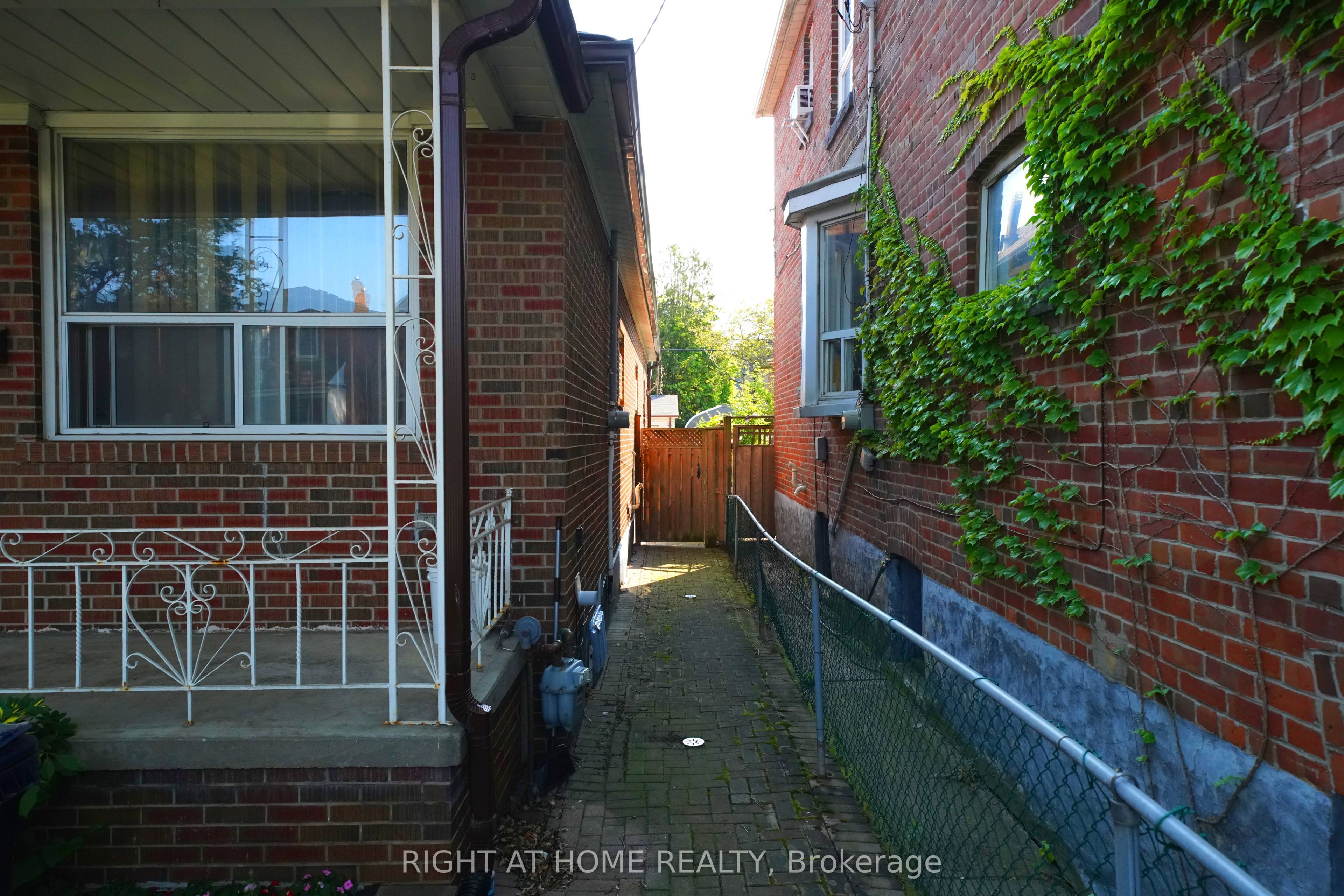 65 Salem Avenue Property Photo 22