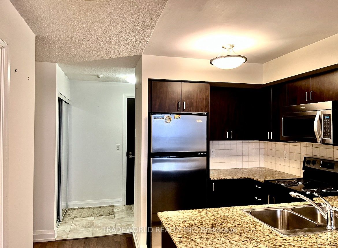 55 De Boers Drive 408 Property Photo 5