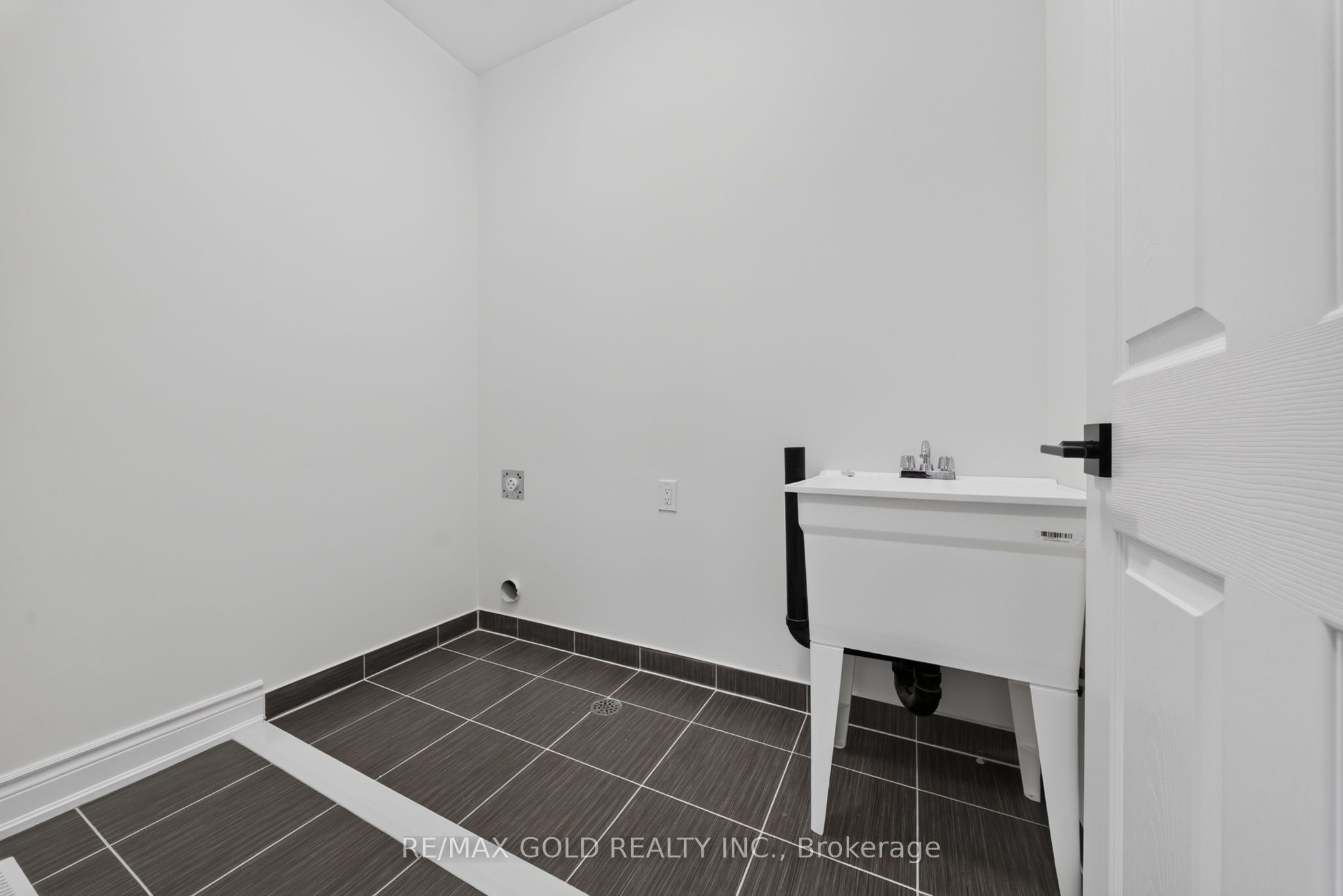 11 Keyworth Crescent Property Photo 38