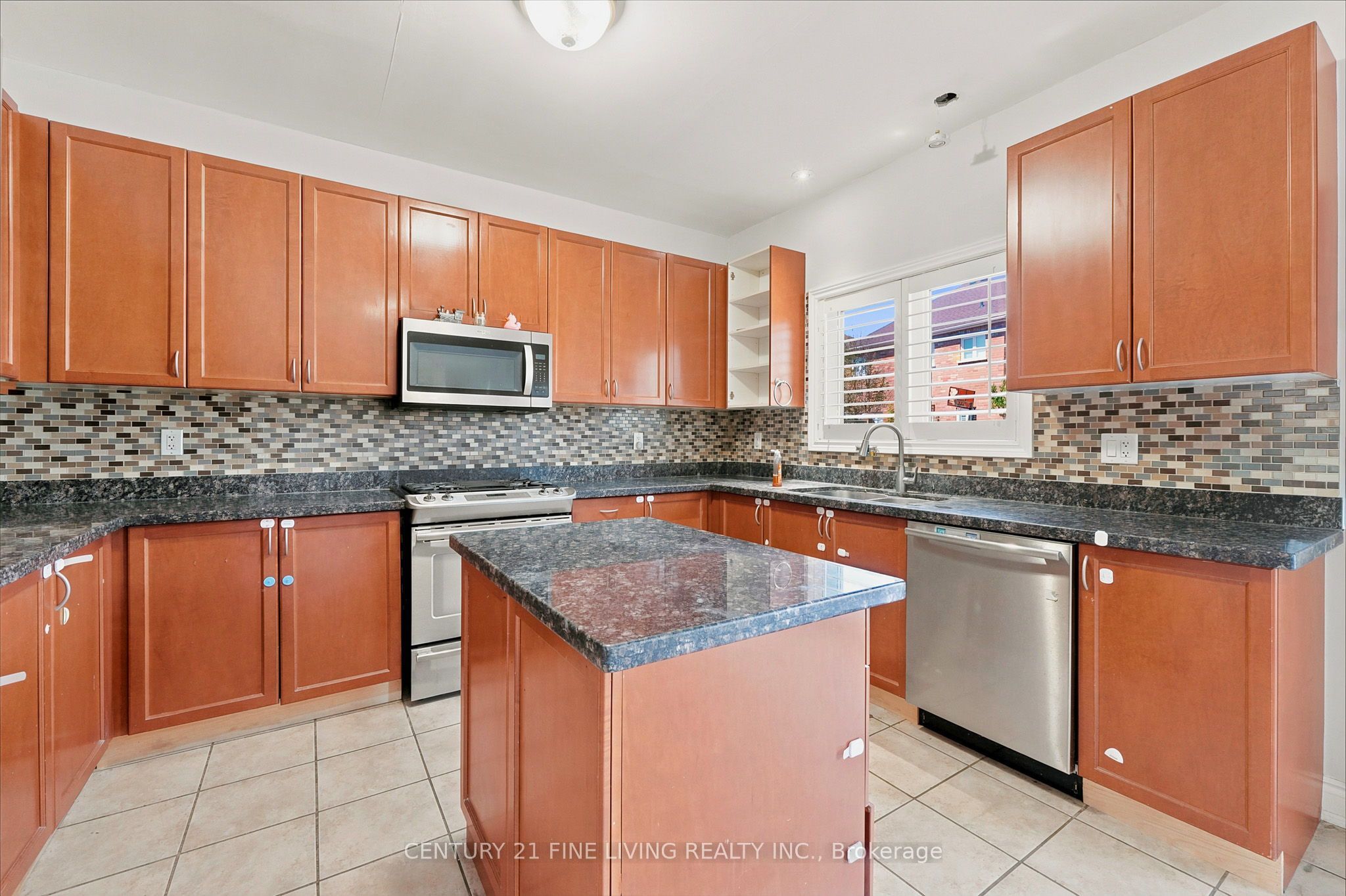 38 Eiffel Boulevard Property Photo 13