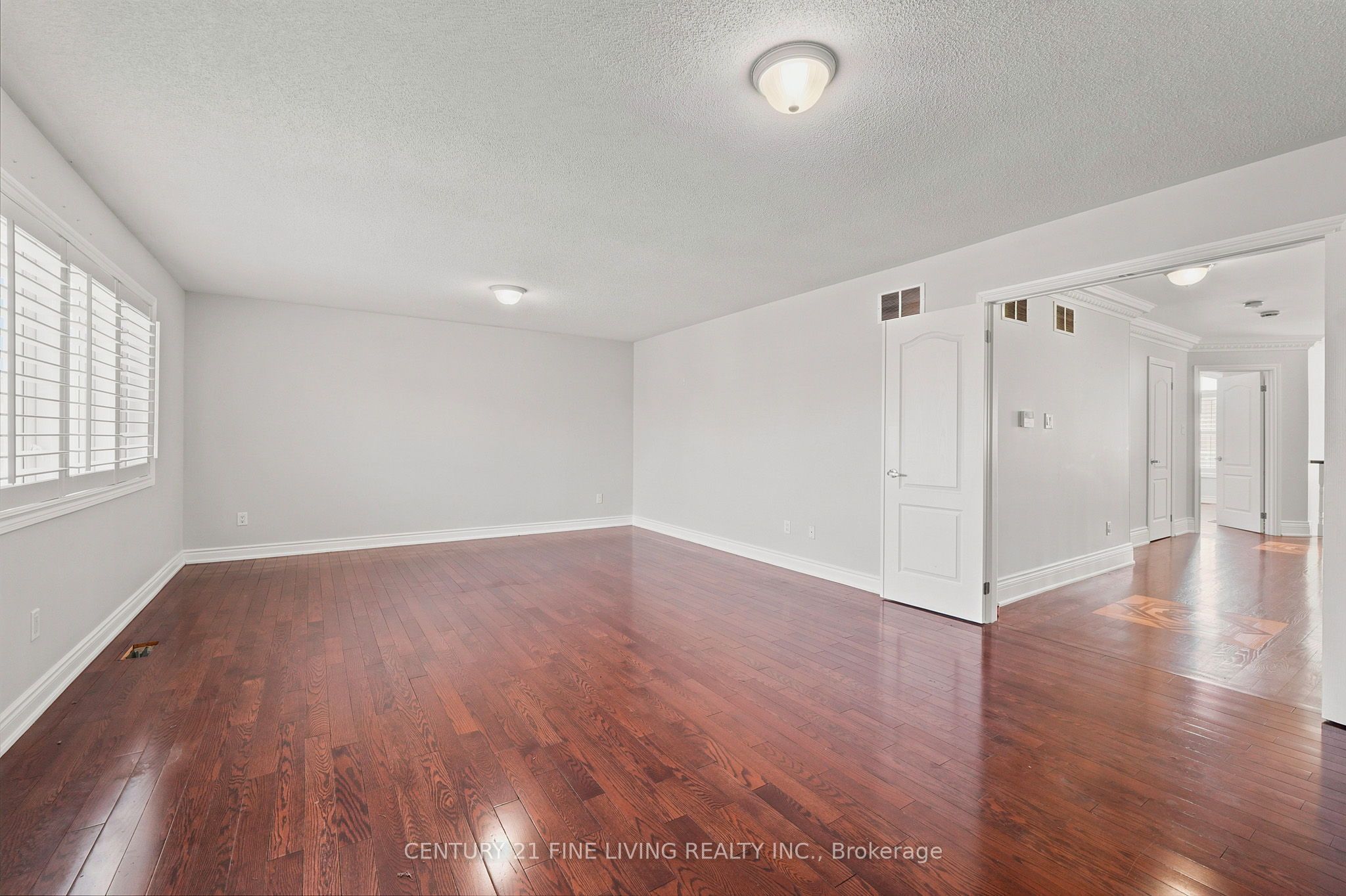 38 Eiffel Boulevard Property Photo 20