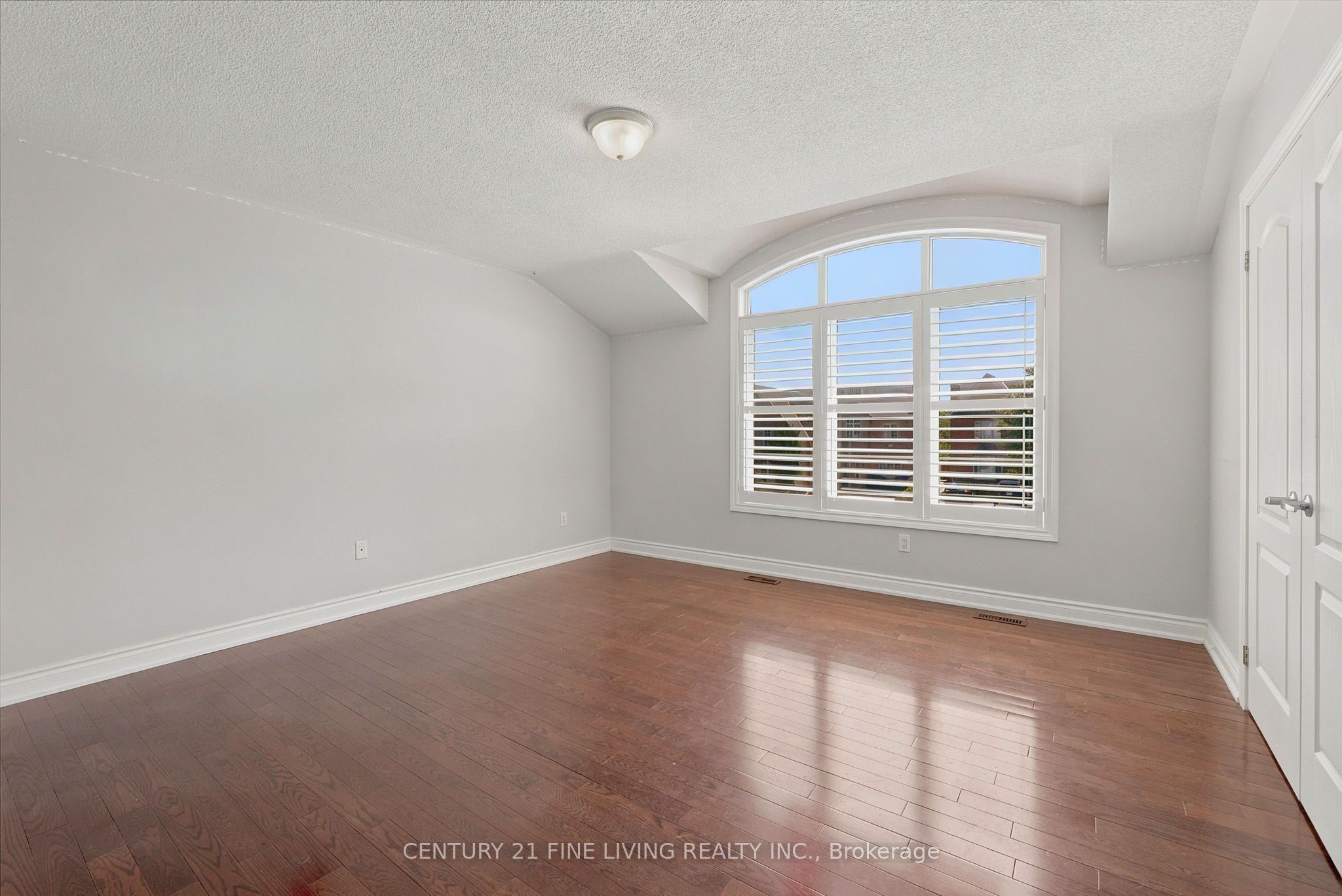 38 Eiffel Boulevard Property Photo 25
