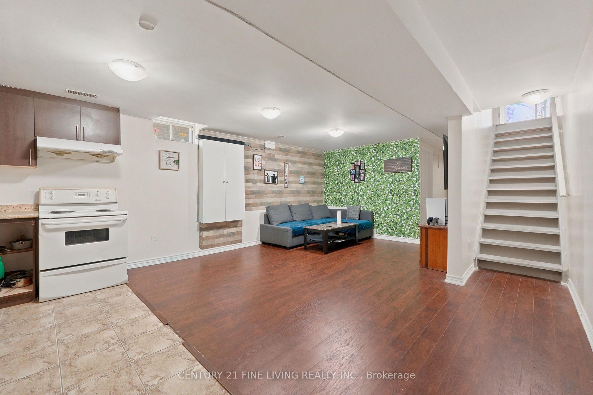38 Eiffel Boulevard Property Photo 28