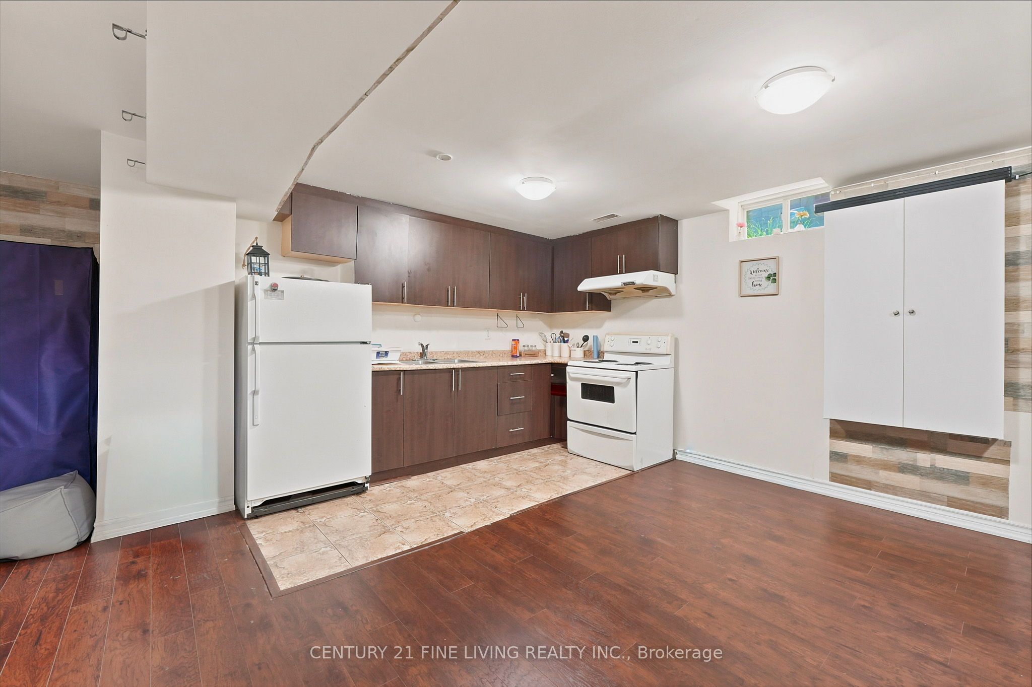 38 Eiffel Boulevard Property Photo 29