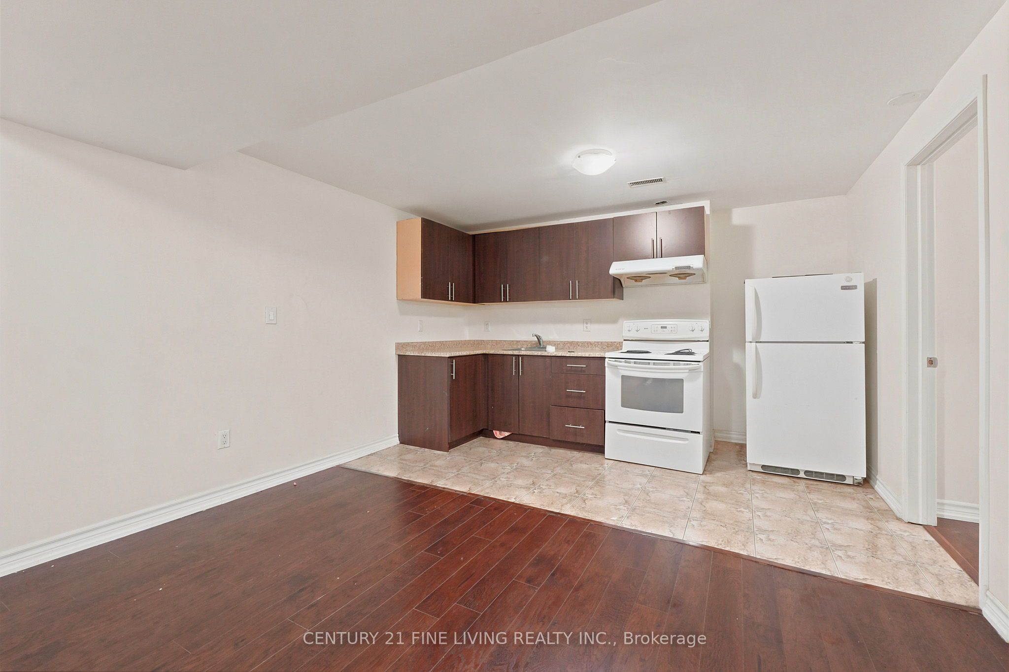38 Eiffel Boulevard Property Photo 33