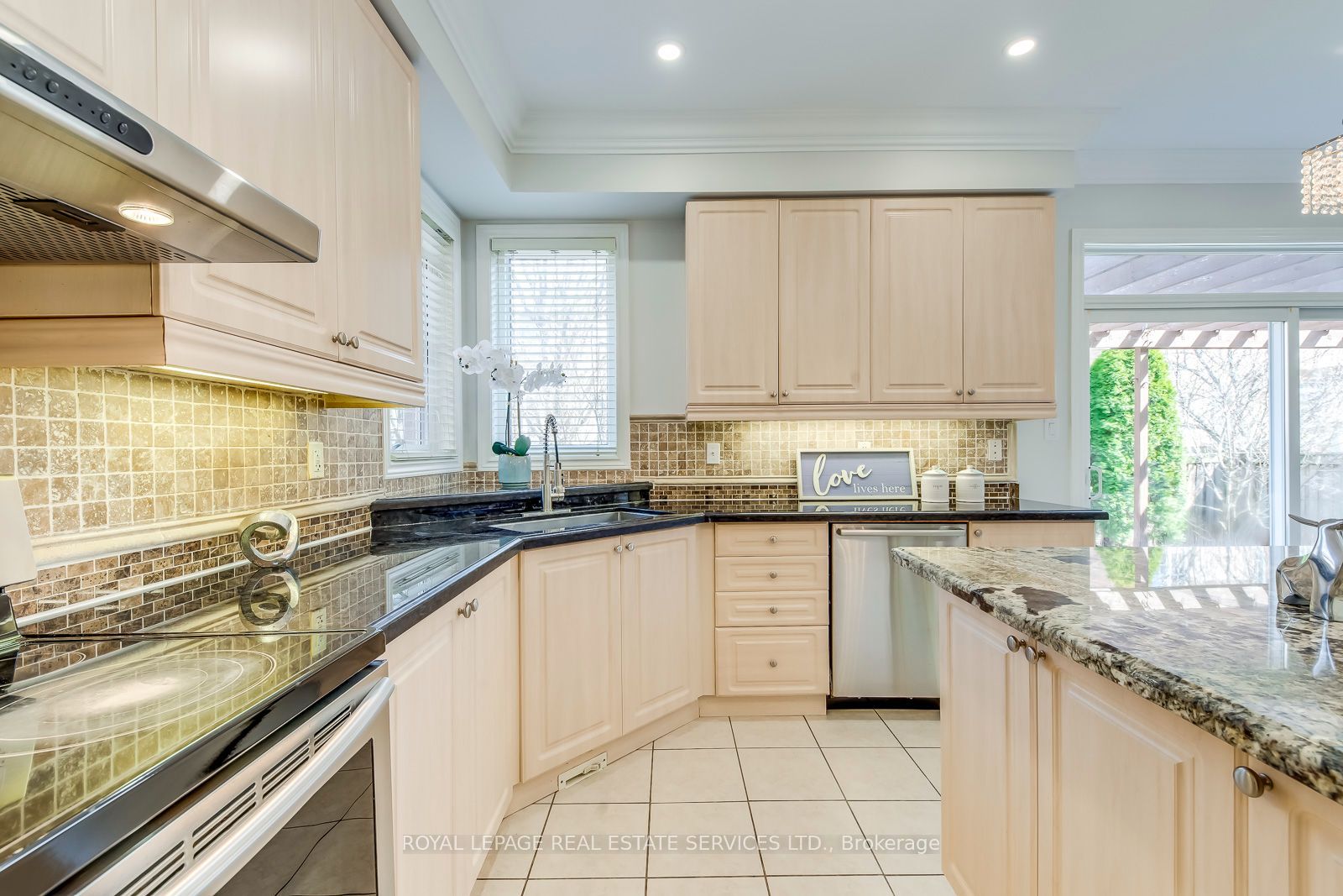 303 Burloak Drive Property Photo 22