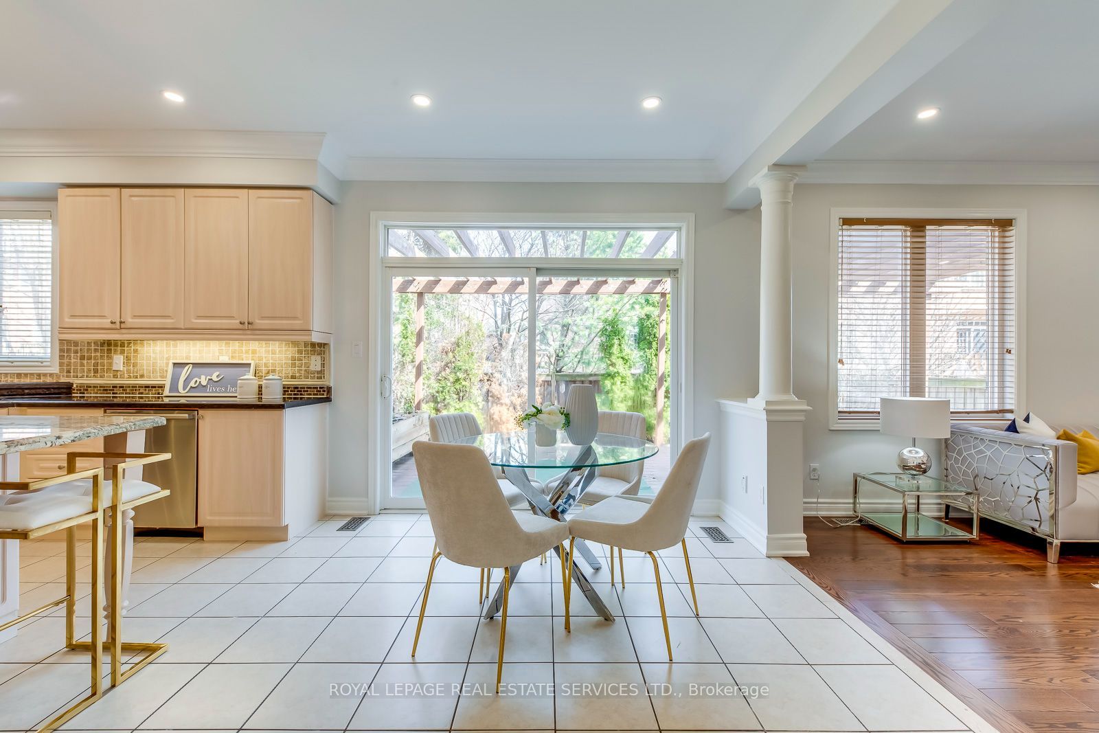 303 Burloak Drive Property Photo 25
