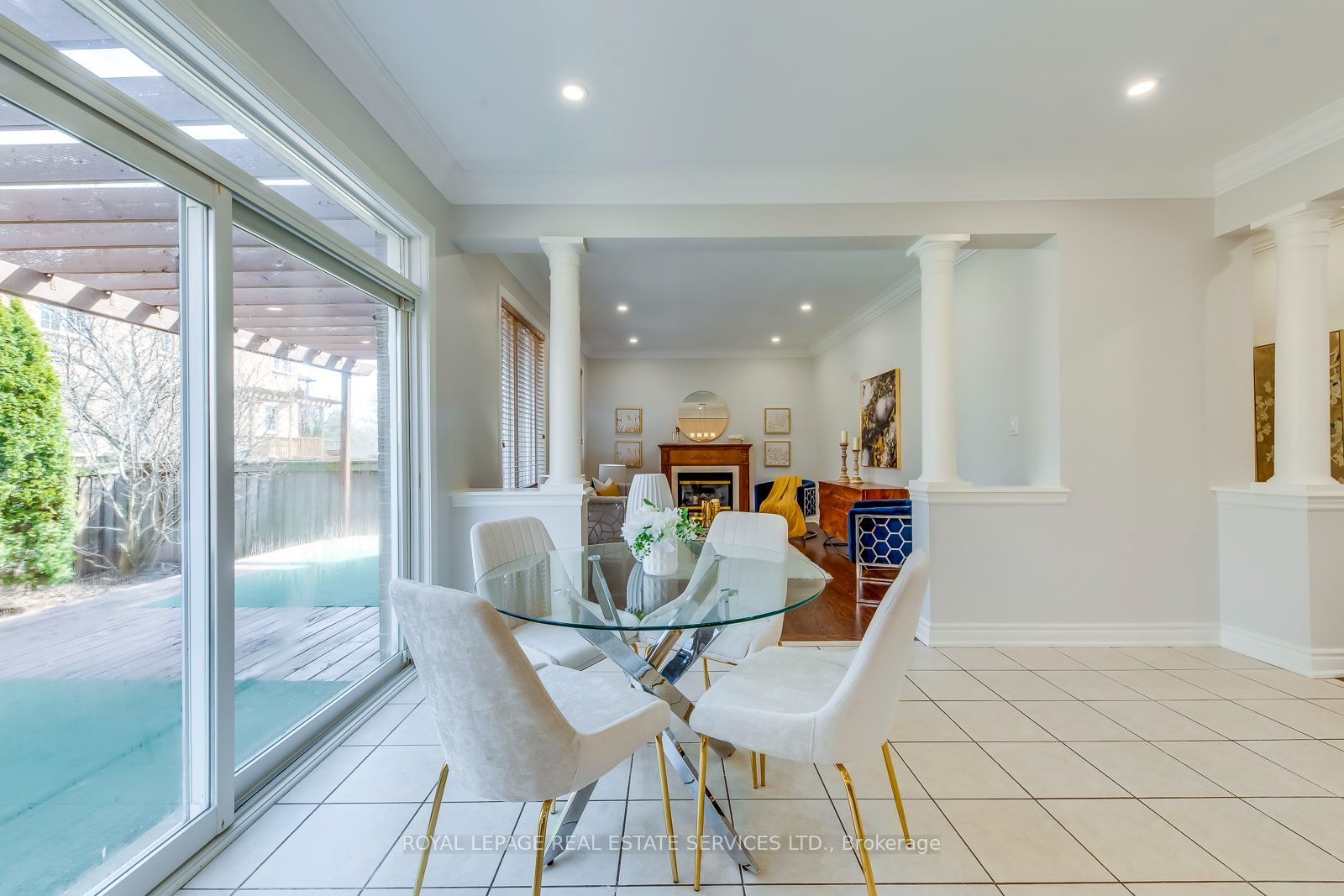 303 Burloak Drive Property Photo 26