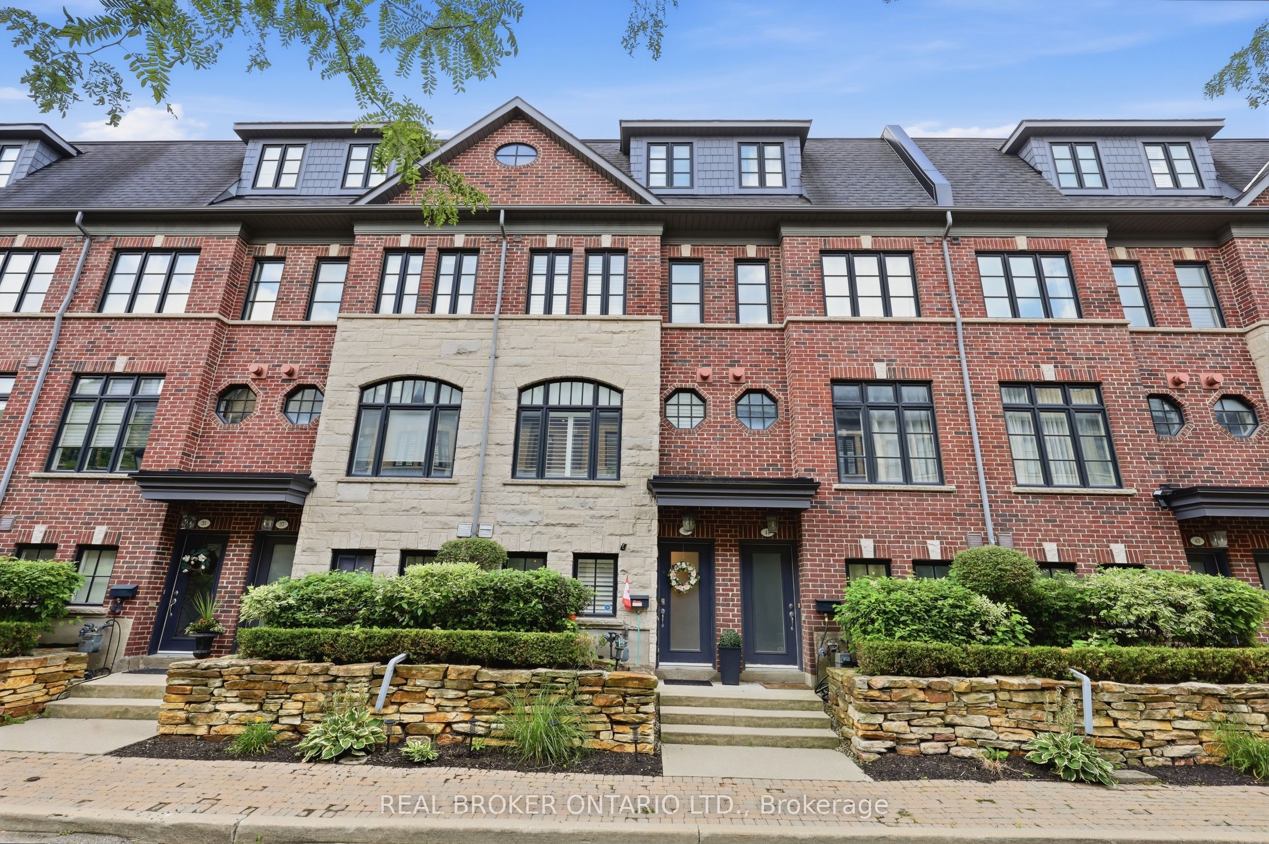 39 Lobo Mews Property Photo 2