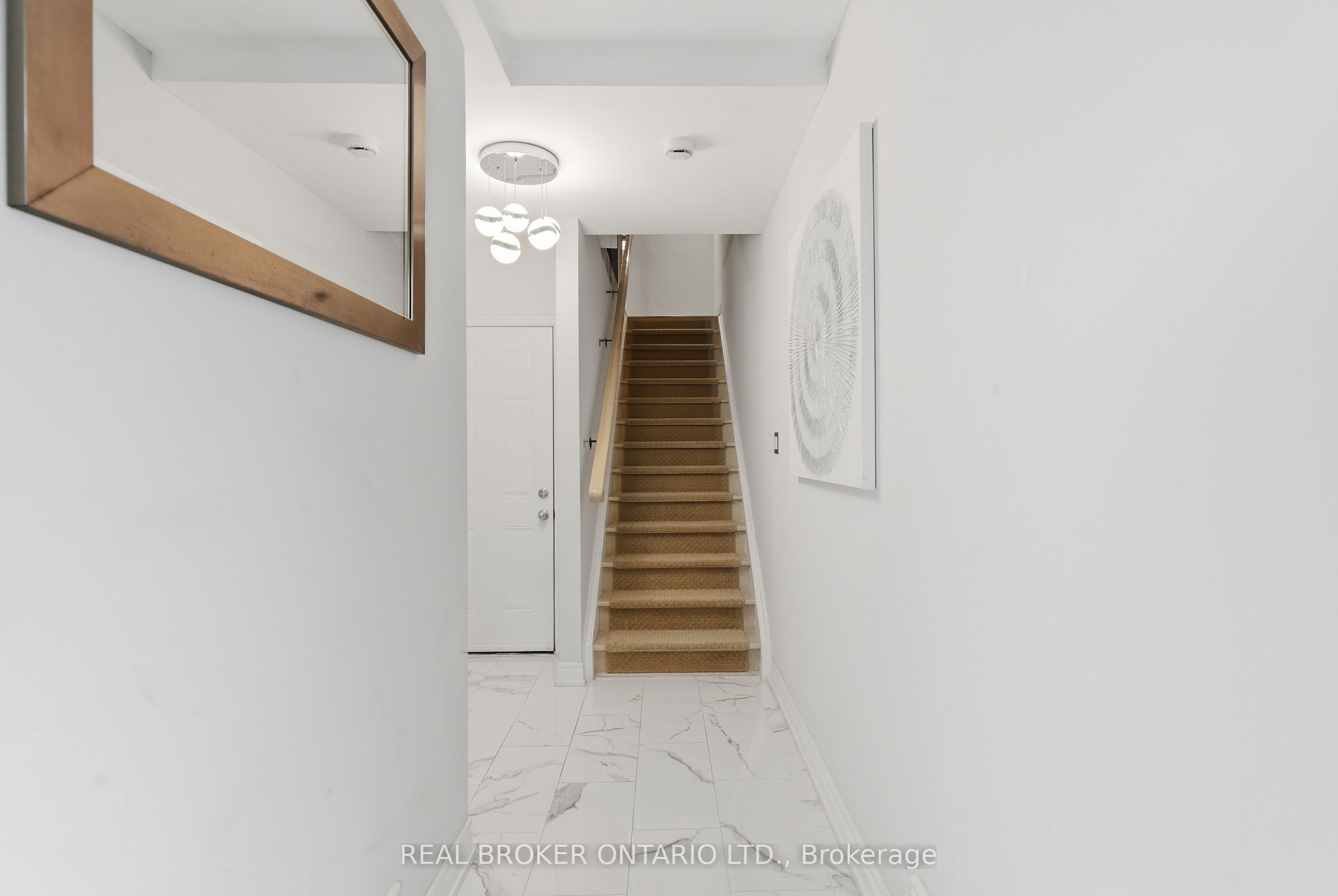 39 Lobo Mews Property Photo 5