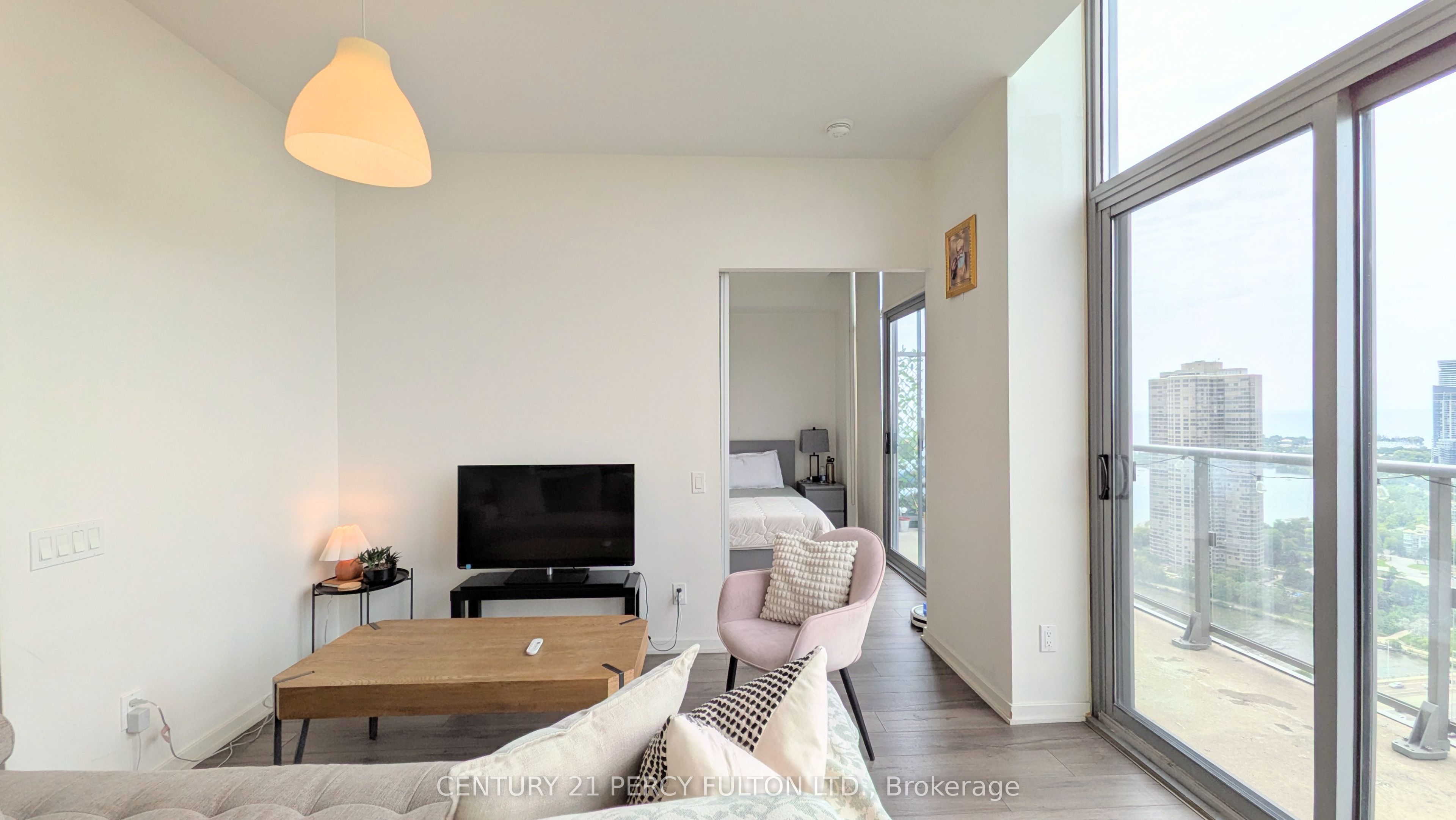 105 The Queensway 3505 Property Photo 4