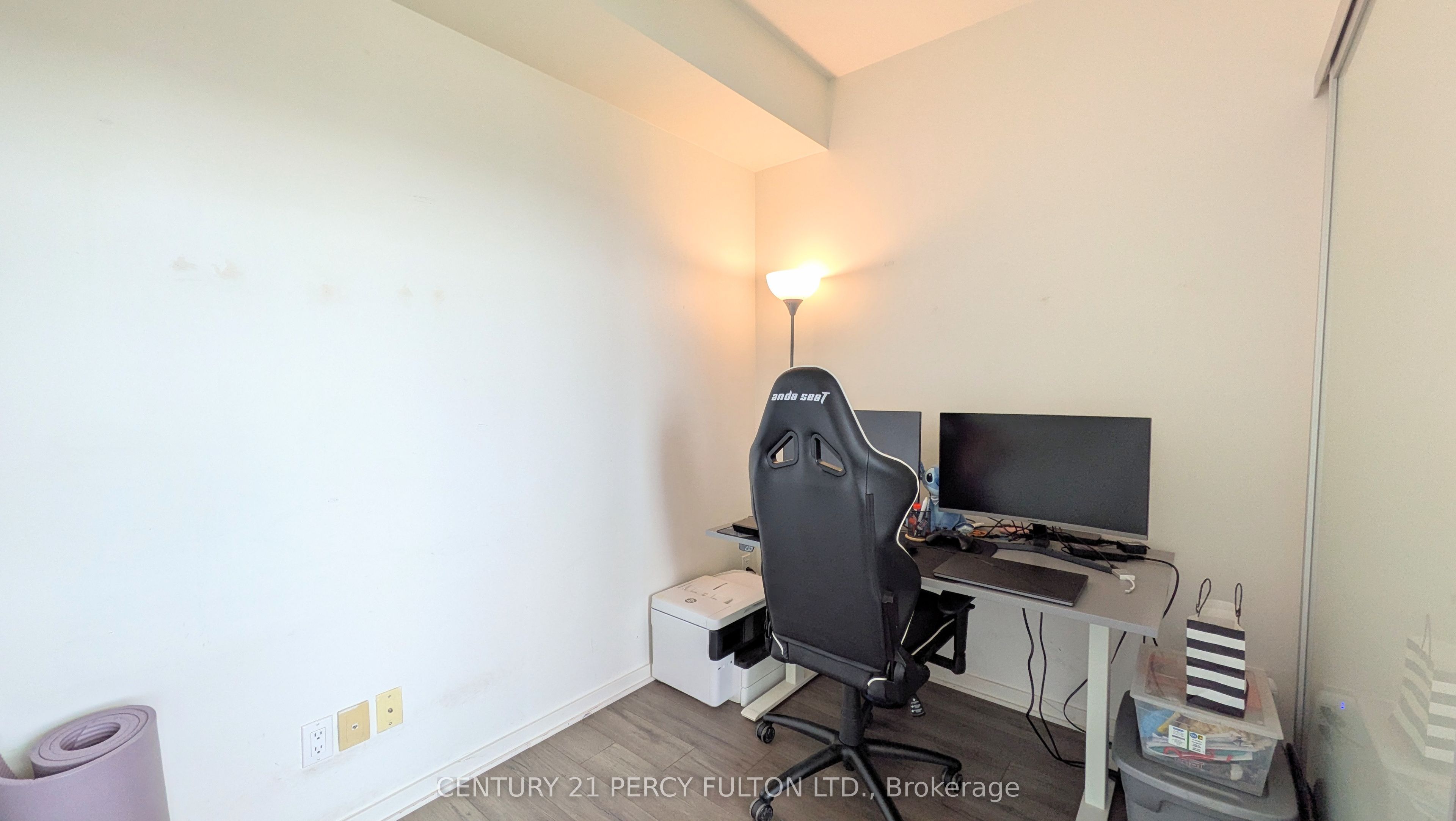 105 The Queensway 3505 Property Photo 5