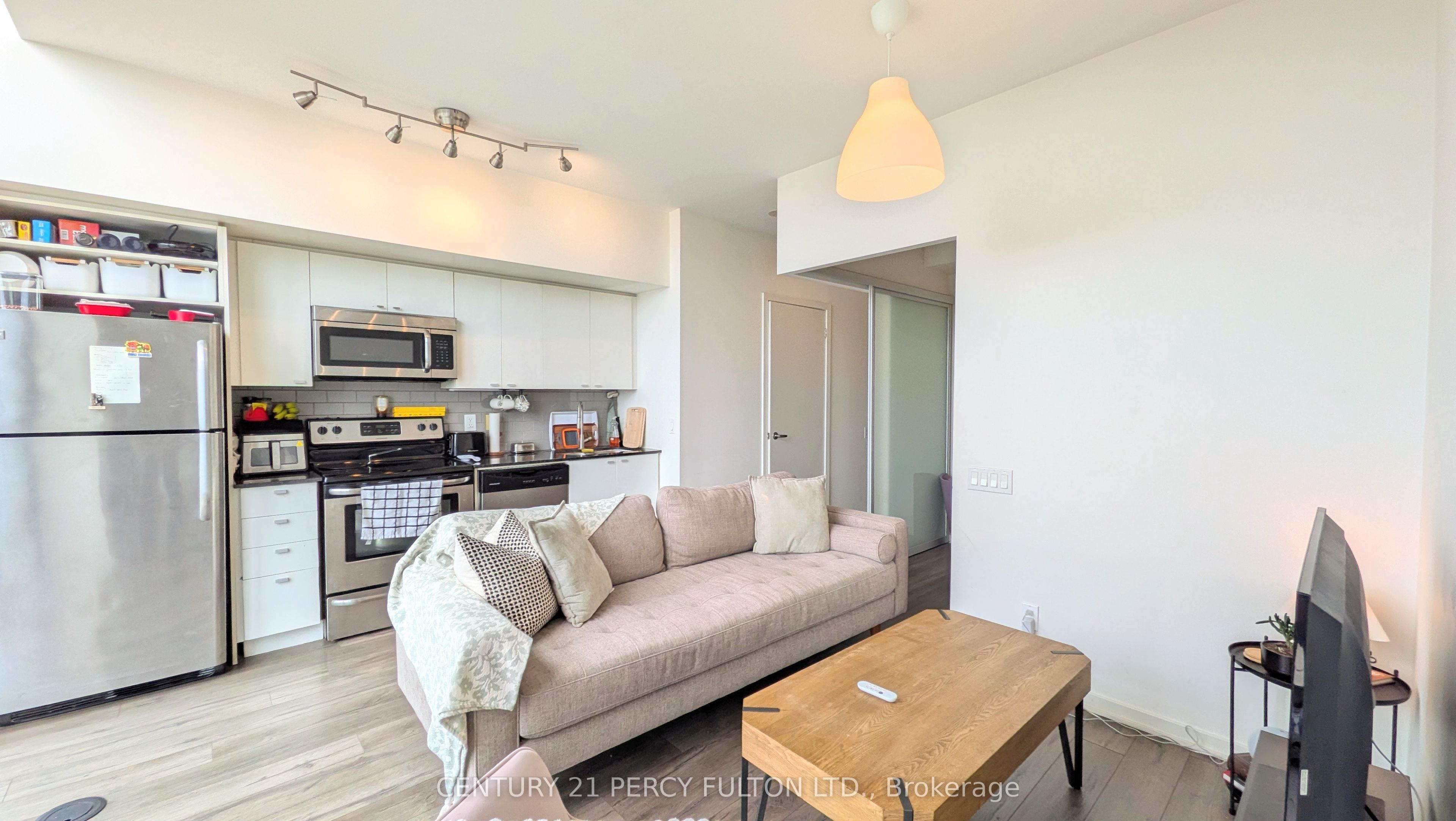 105 The Queensway 3505 Property Photo 11