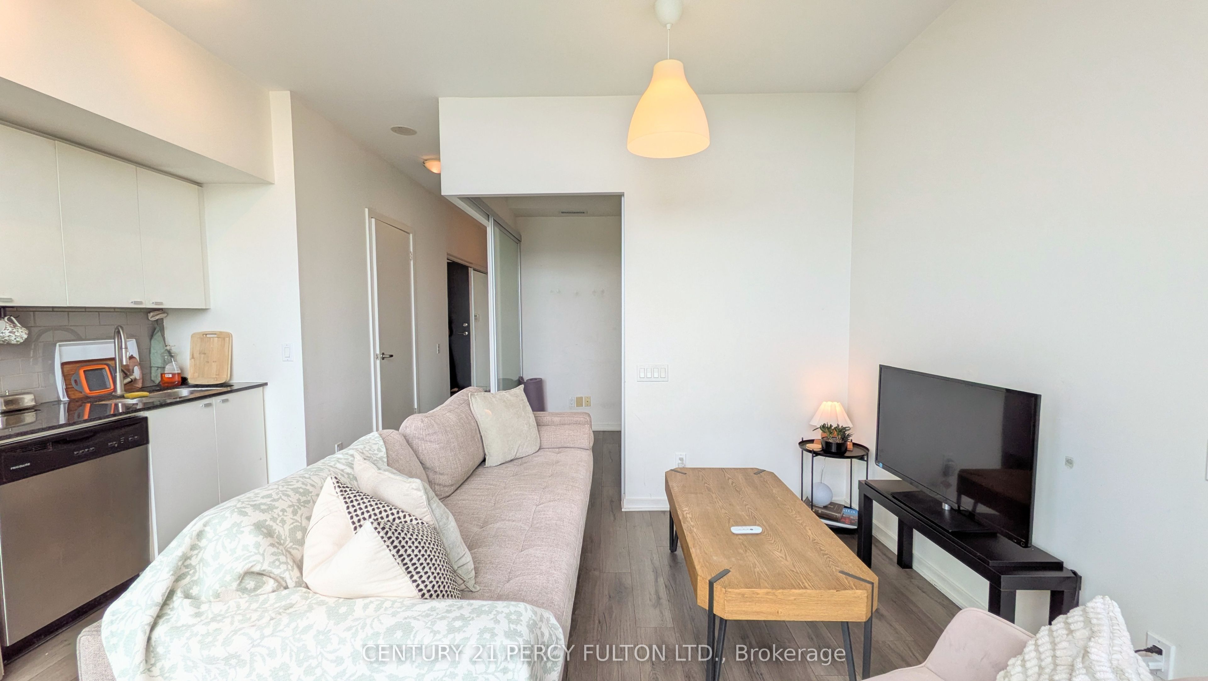 105 The Queensway 3505 Property Photo 12