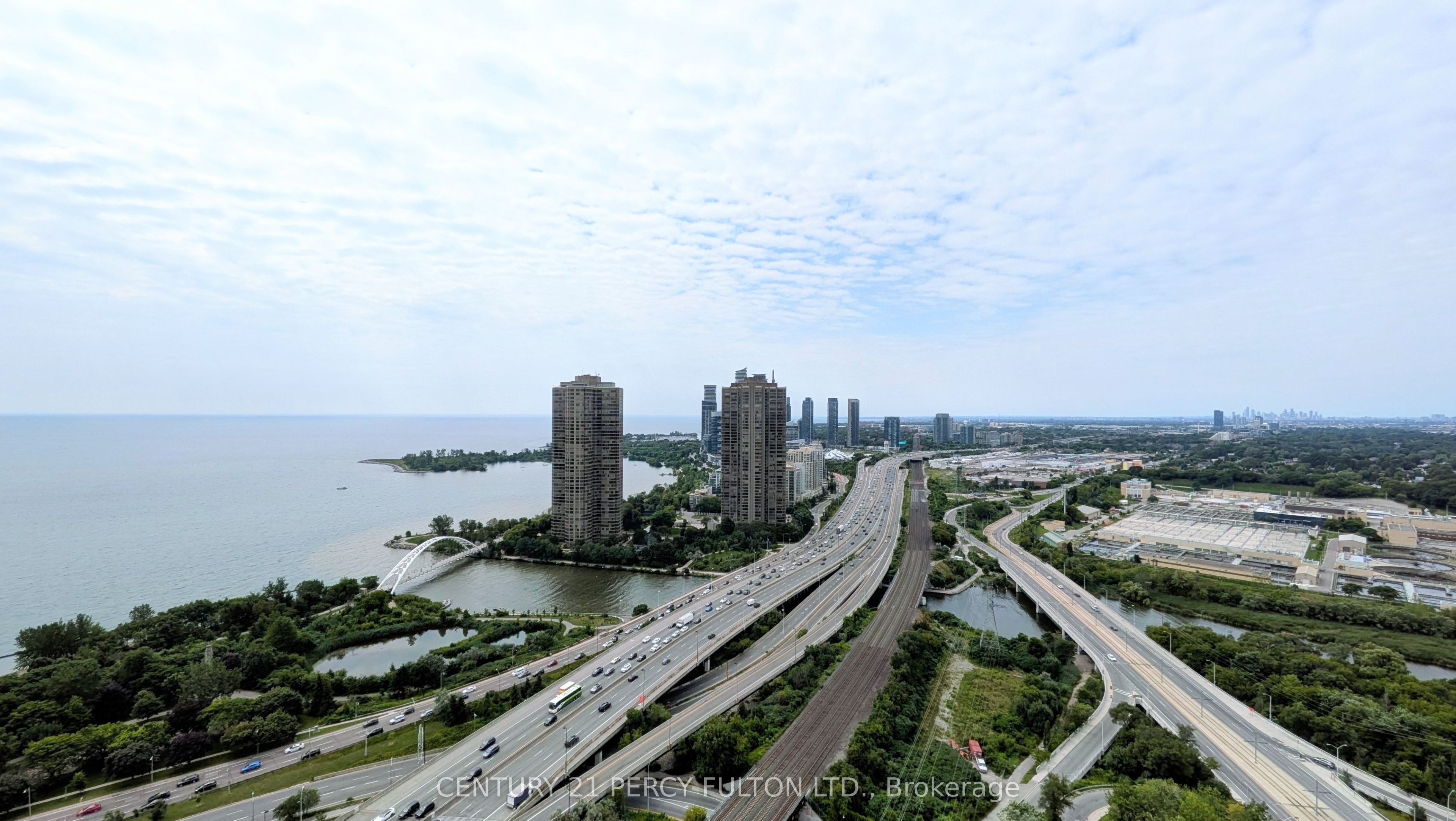 105 The Queensway 3505 Property Photo 17