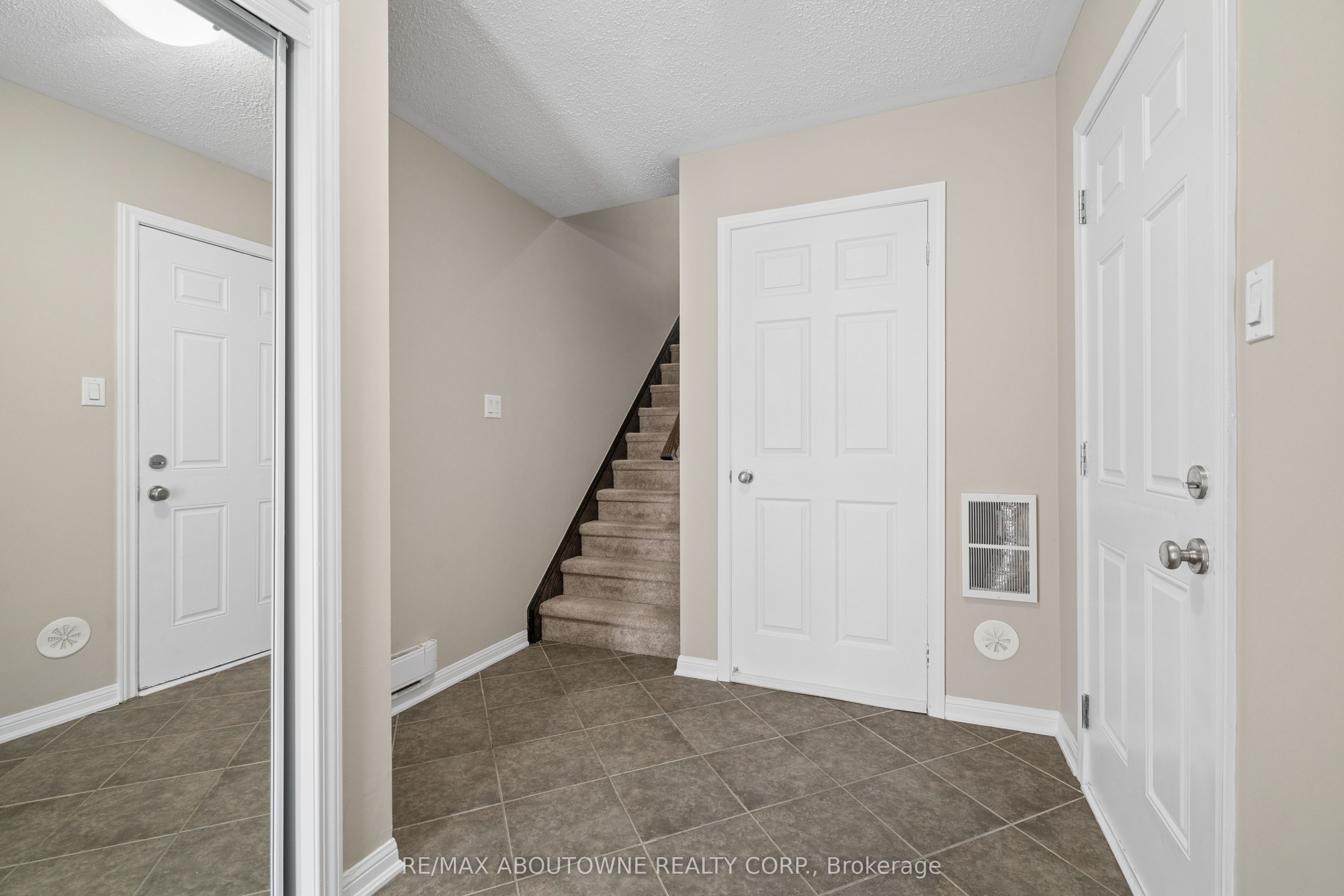 222 Septimus Heights Property Photo 5