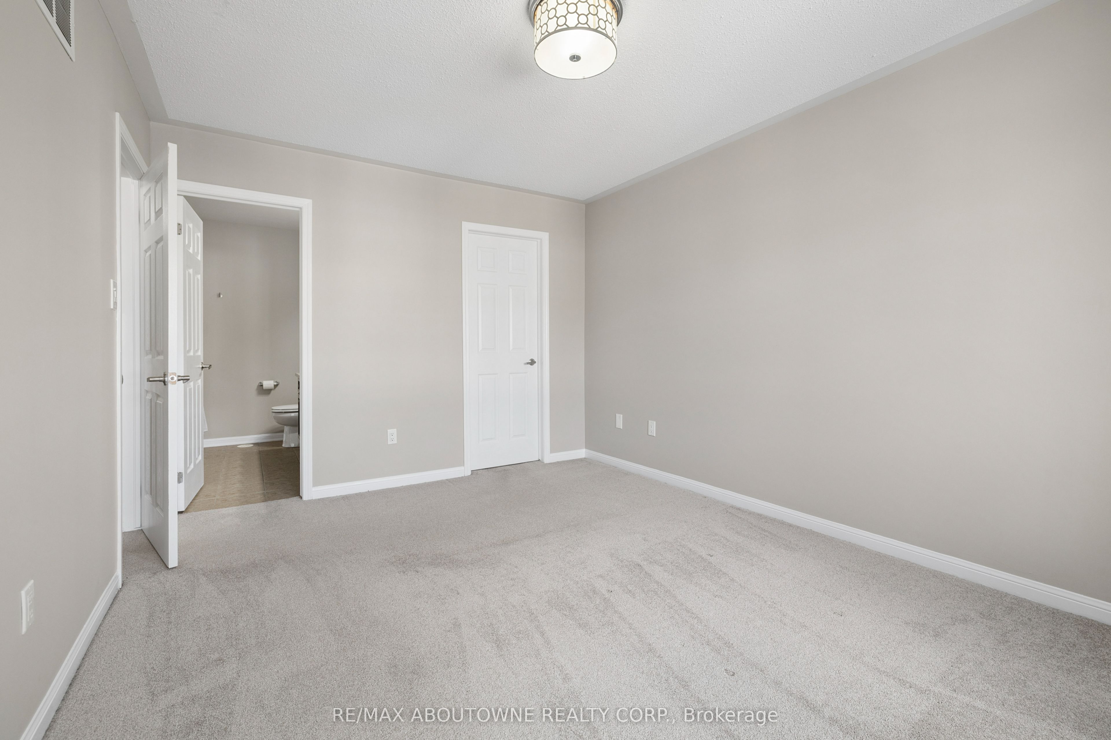 222 Septimus Heights Property Photo 38