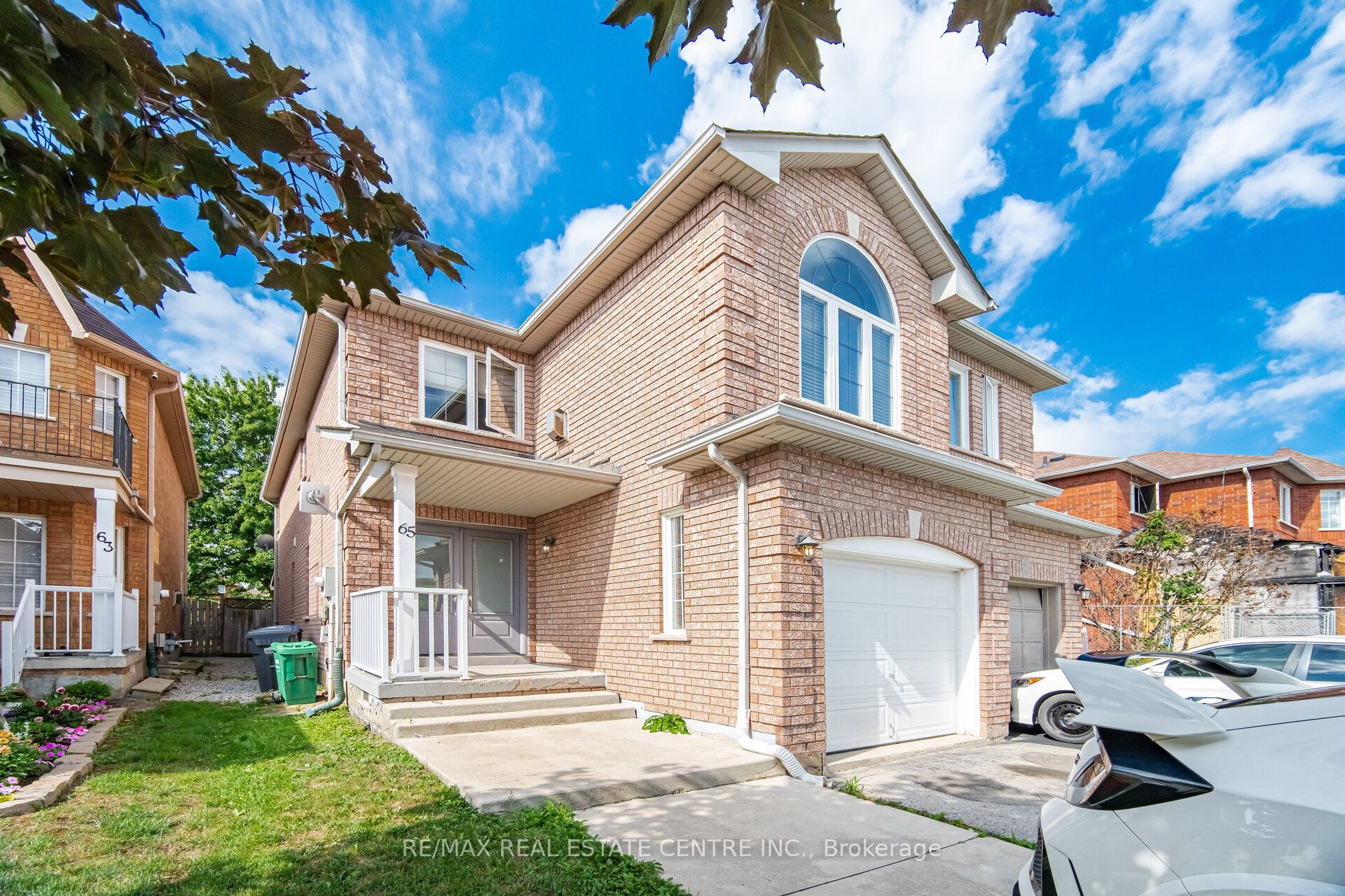 65 Coolspring Crescent Property Photo 1