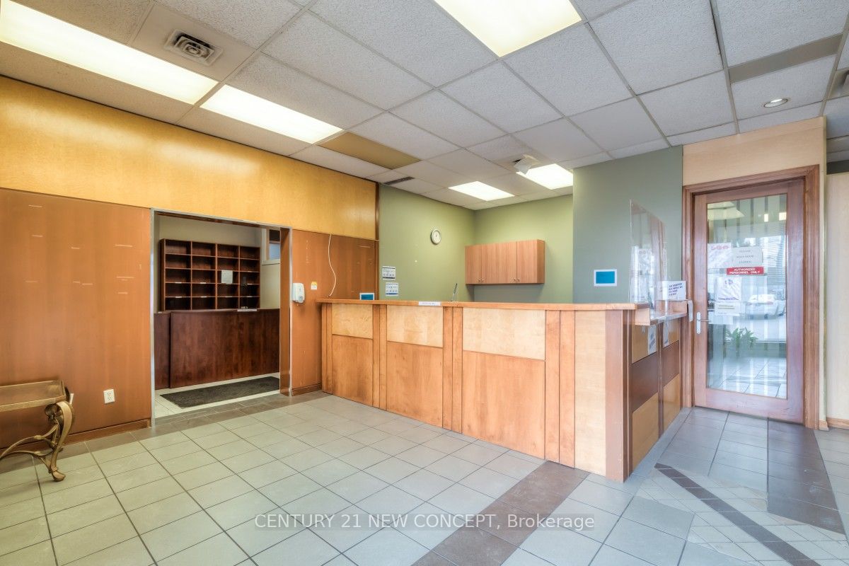 4250 Weston Road Property Photo 4