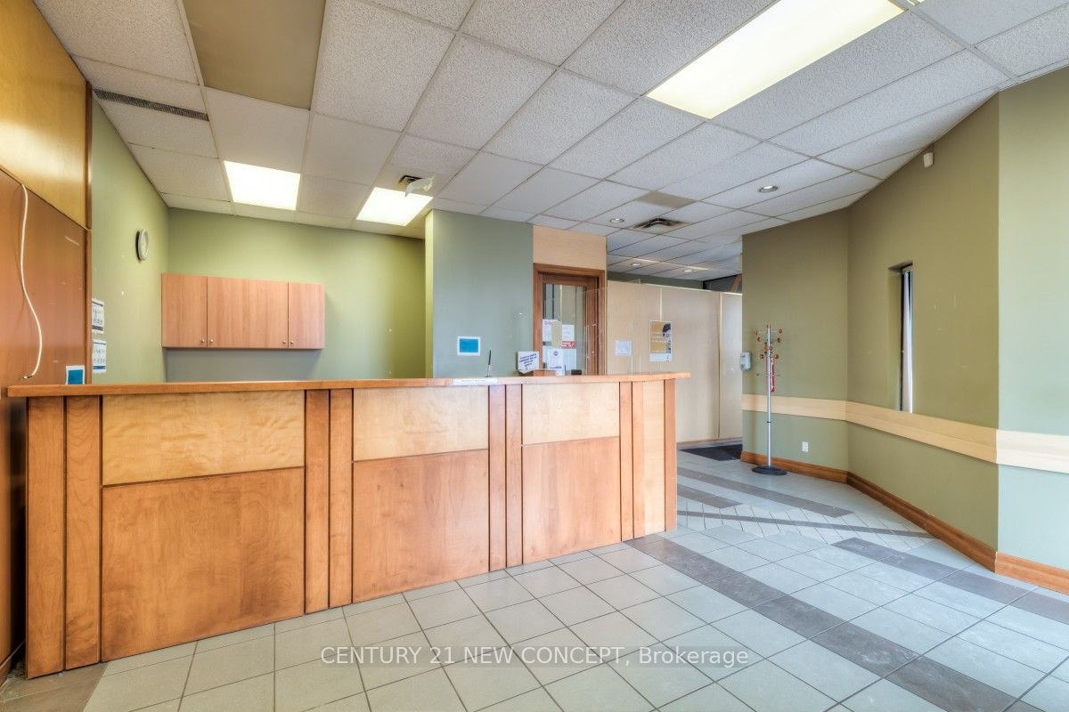 4250 Weston Road Property Photo 5