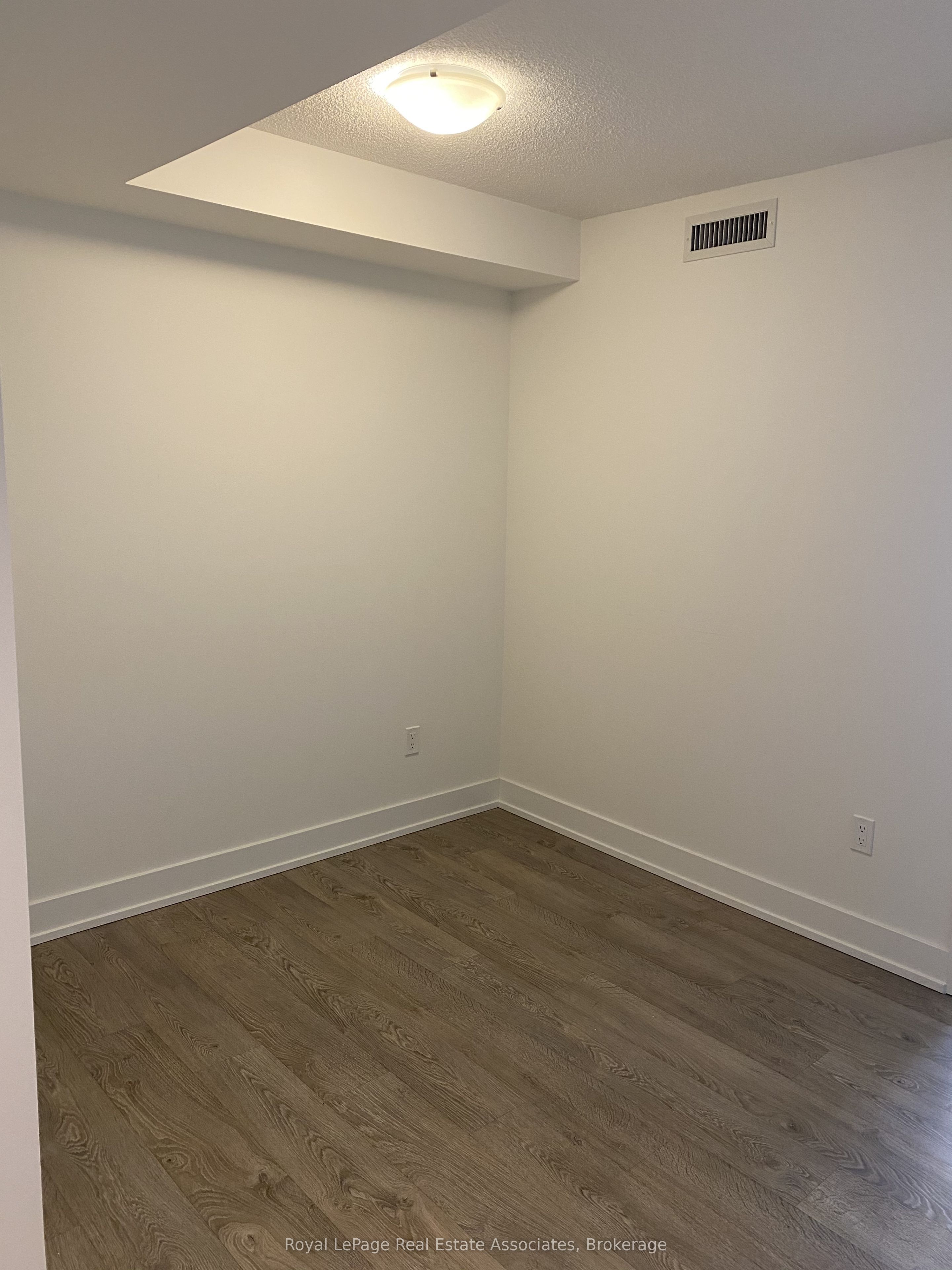 7 Mabelle Avenue 603 Property Photo 7