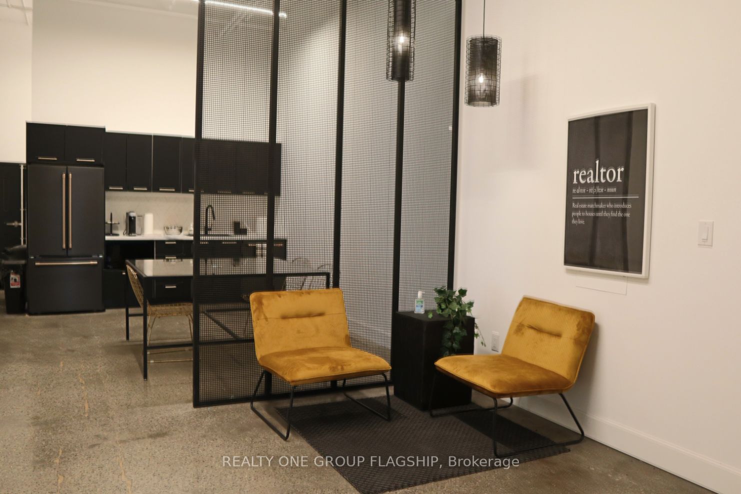 1377 The Queensway 101-t2 Property Photo 19