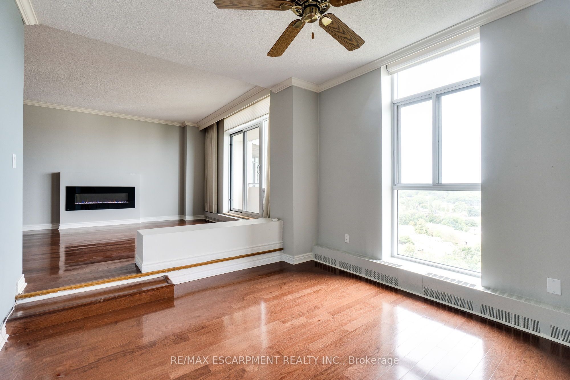 5250 Lakeshore Road 1207 Property Photo 9