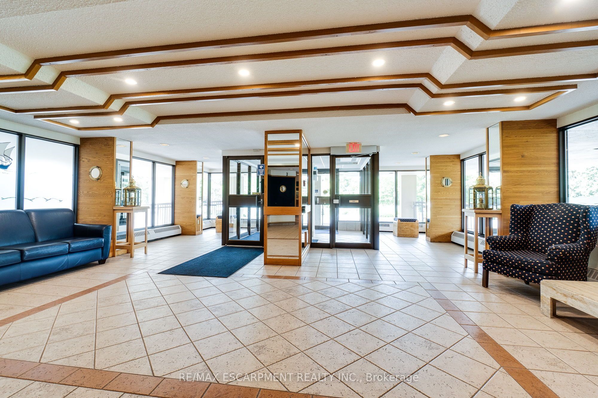 5250 Lakeshore Road 1207 Property Photo 39