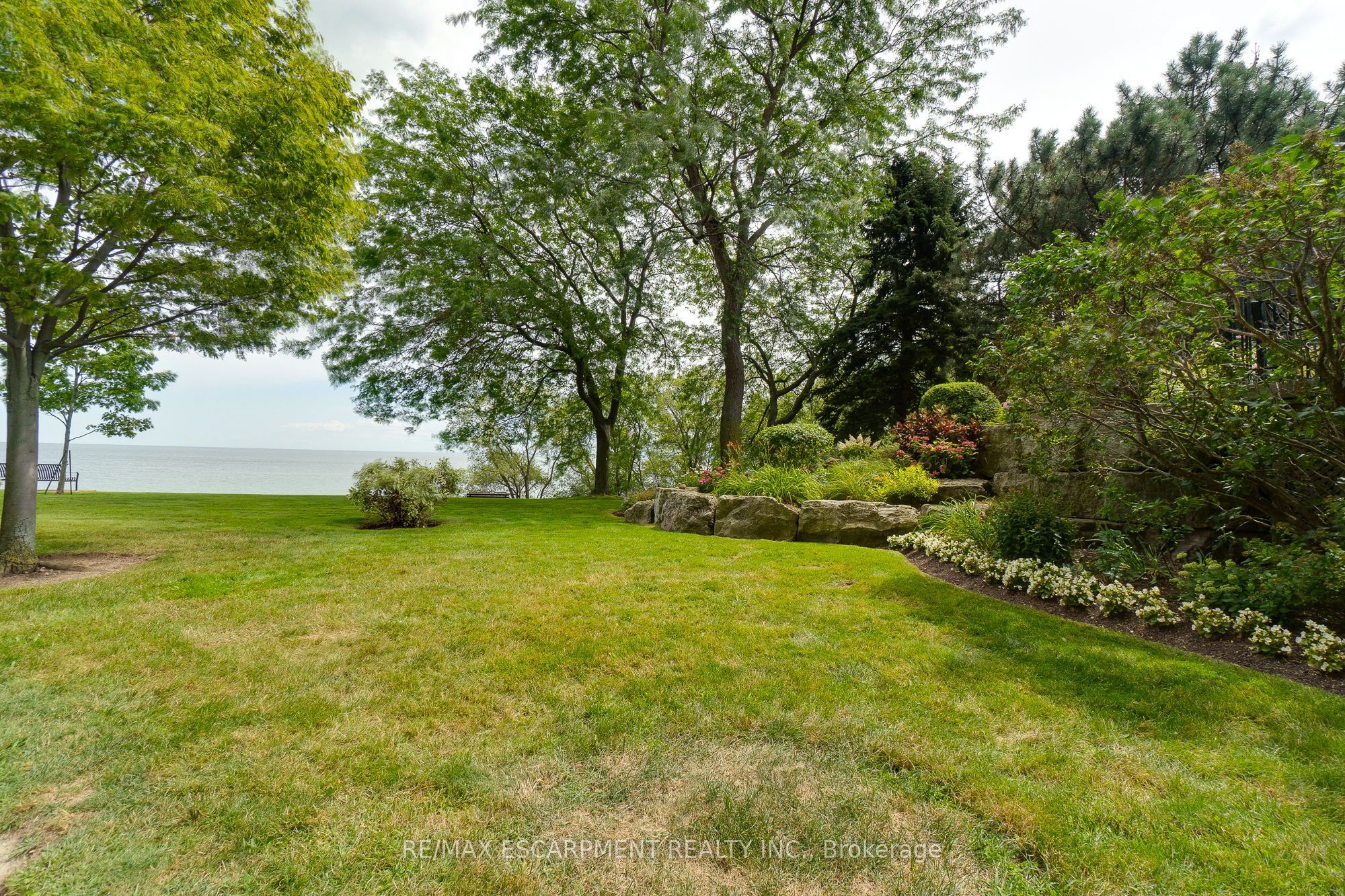 5250 Lakeshore Road 1207 Property Photo 40