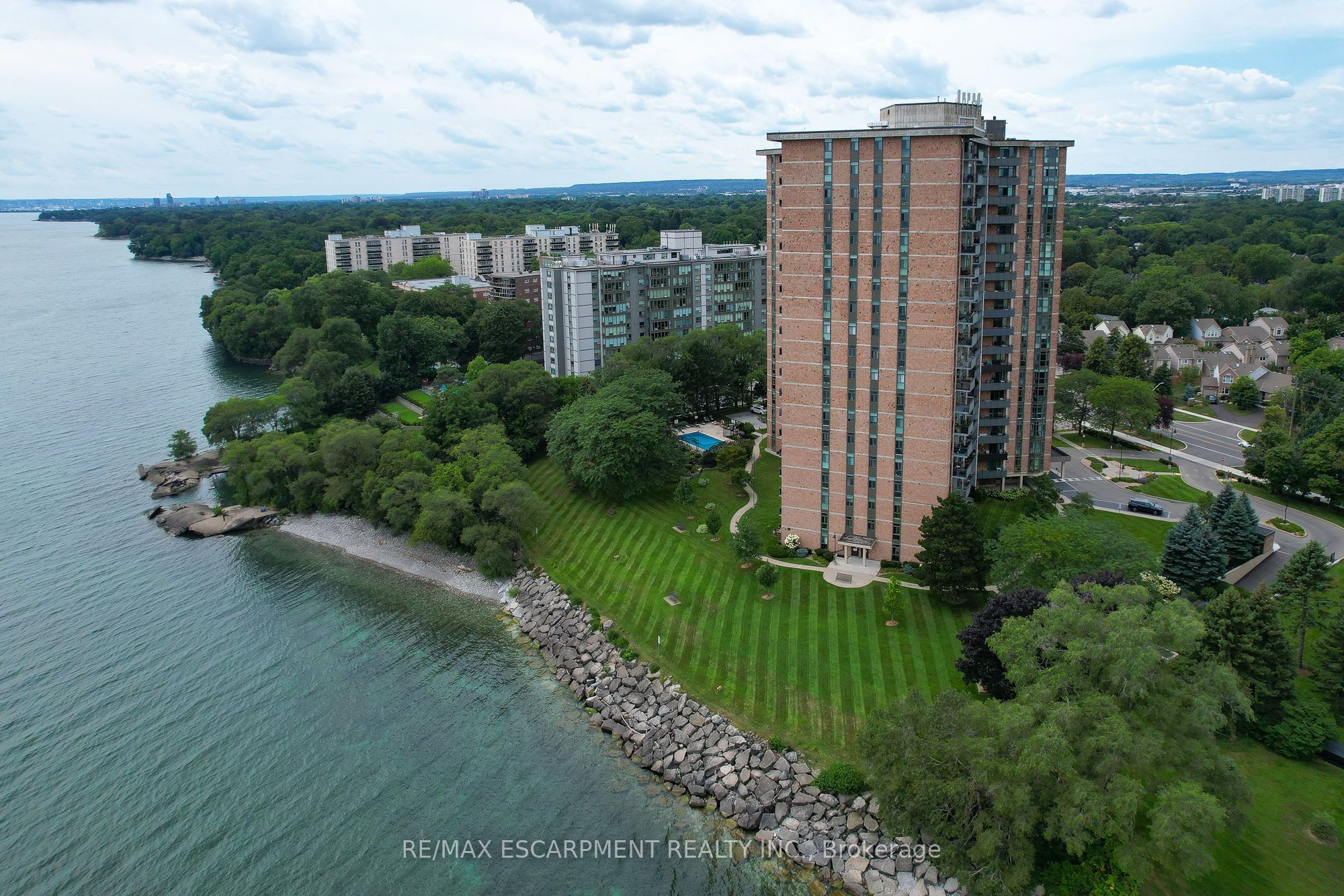 5250 Lakeshore Road 1207 Property Photo 43
