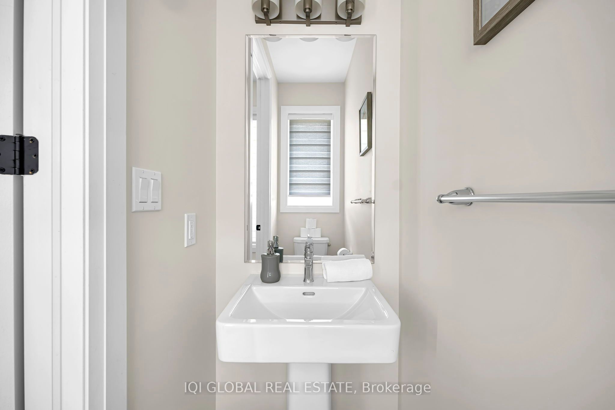 66 Settlers Road E Property Photo 10