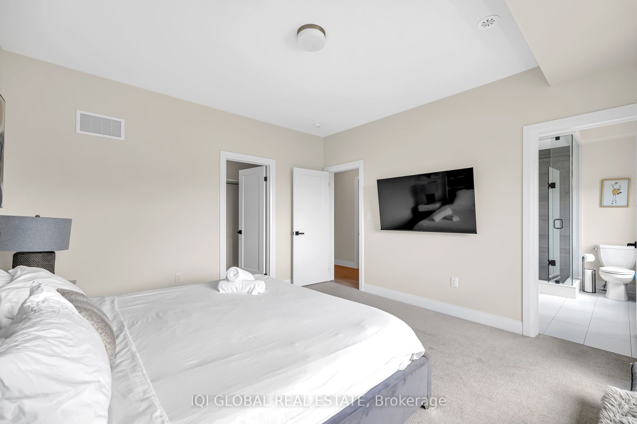 66 Settlers Road E Property Photo 15