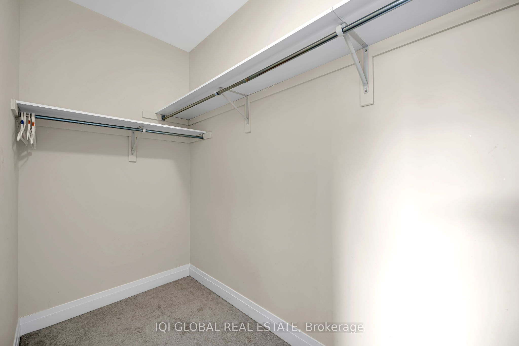 66 Settlers Road E Property Photo 17