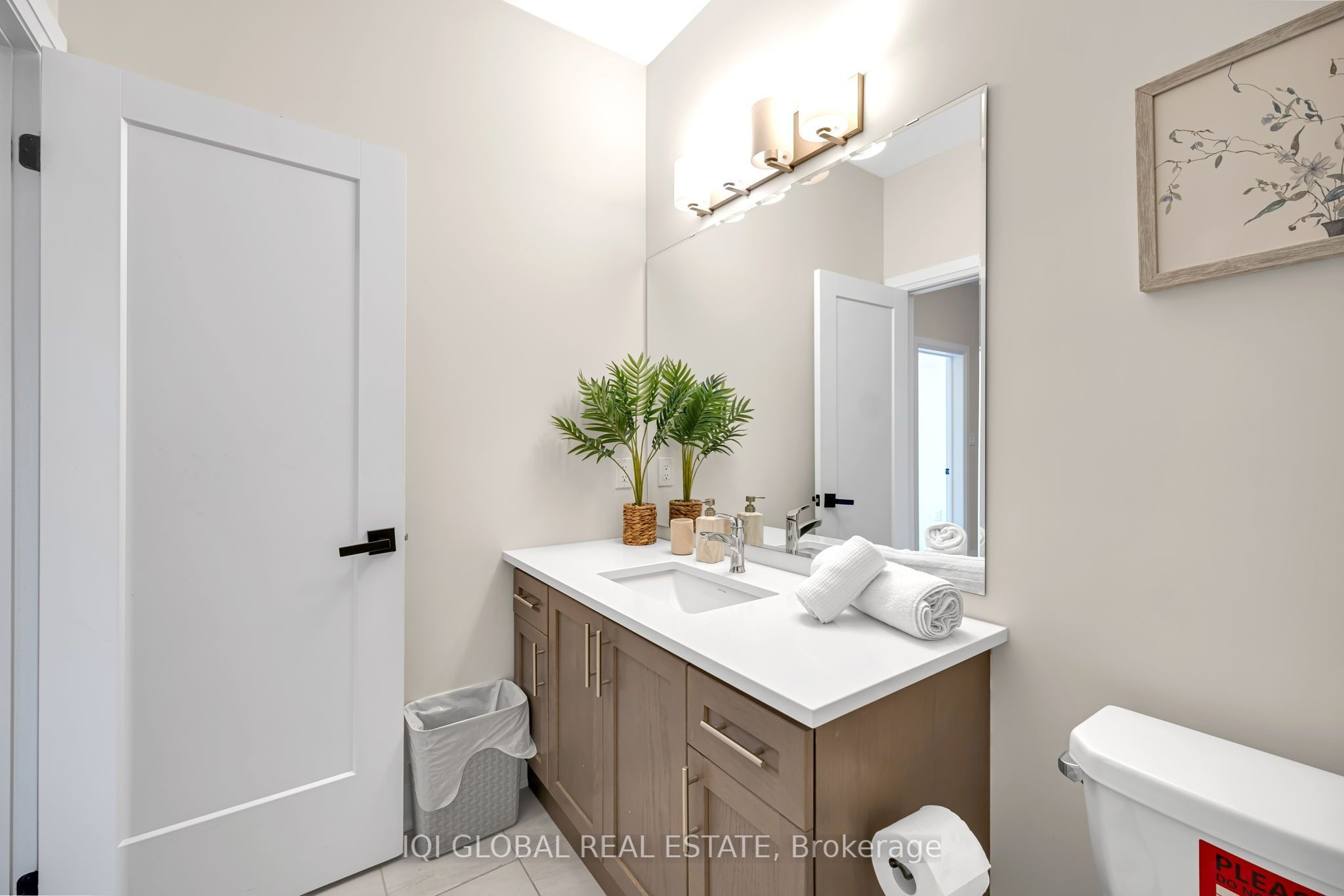 66 Settlers Road E Property Photo 22