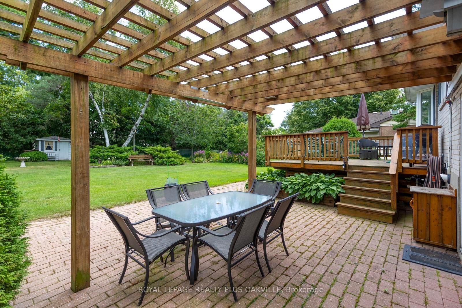 227 Sandwell Drive Property Photo 7