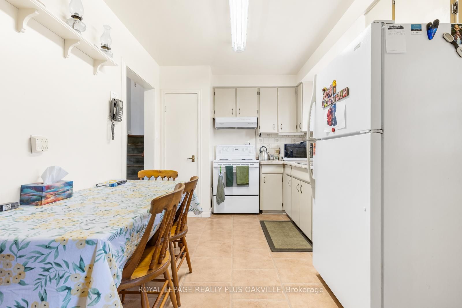 227 Sandwell Drive Property Photo 27