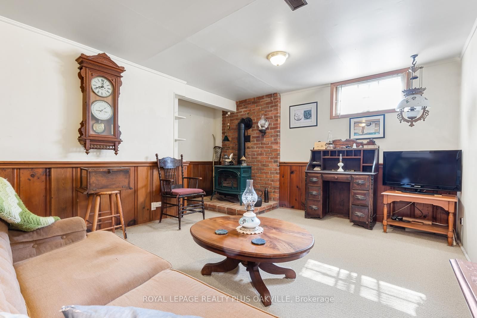 227 Sandwell Drive Property Photo 38