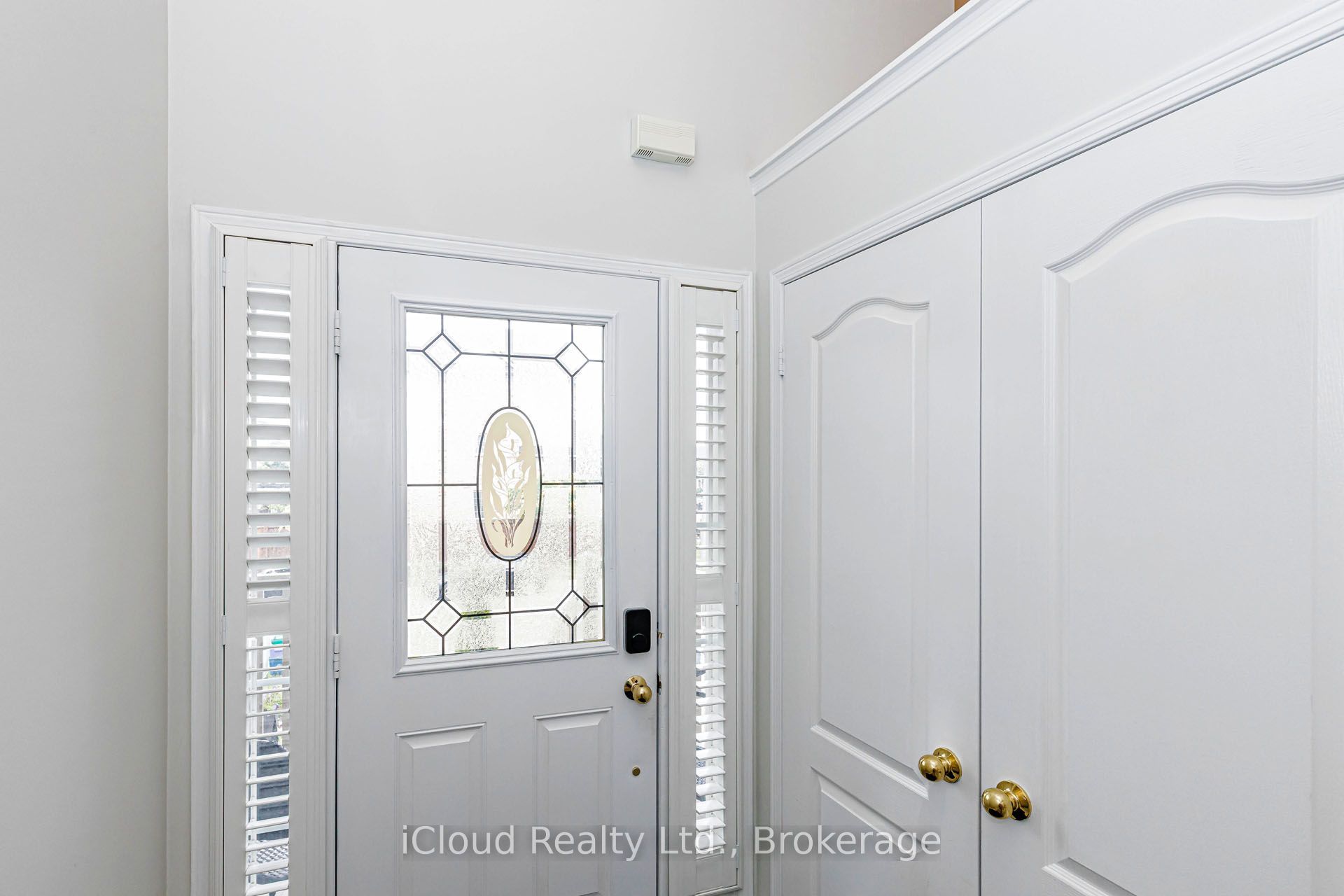 1279 Lamont Crescent Property Photo 5