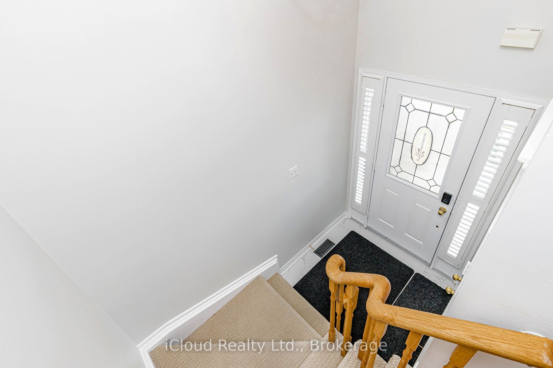1279 Lamont Crescent Property Photo 8