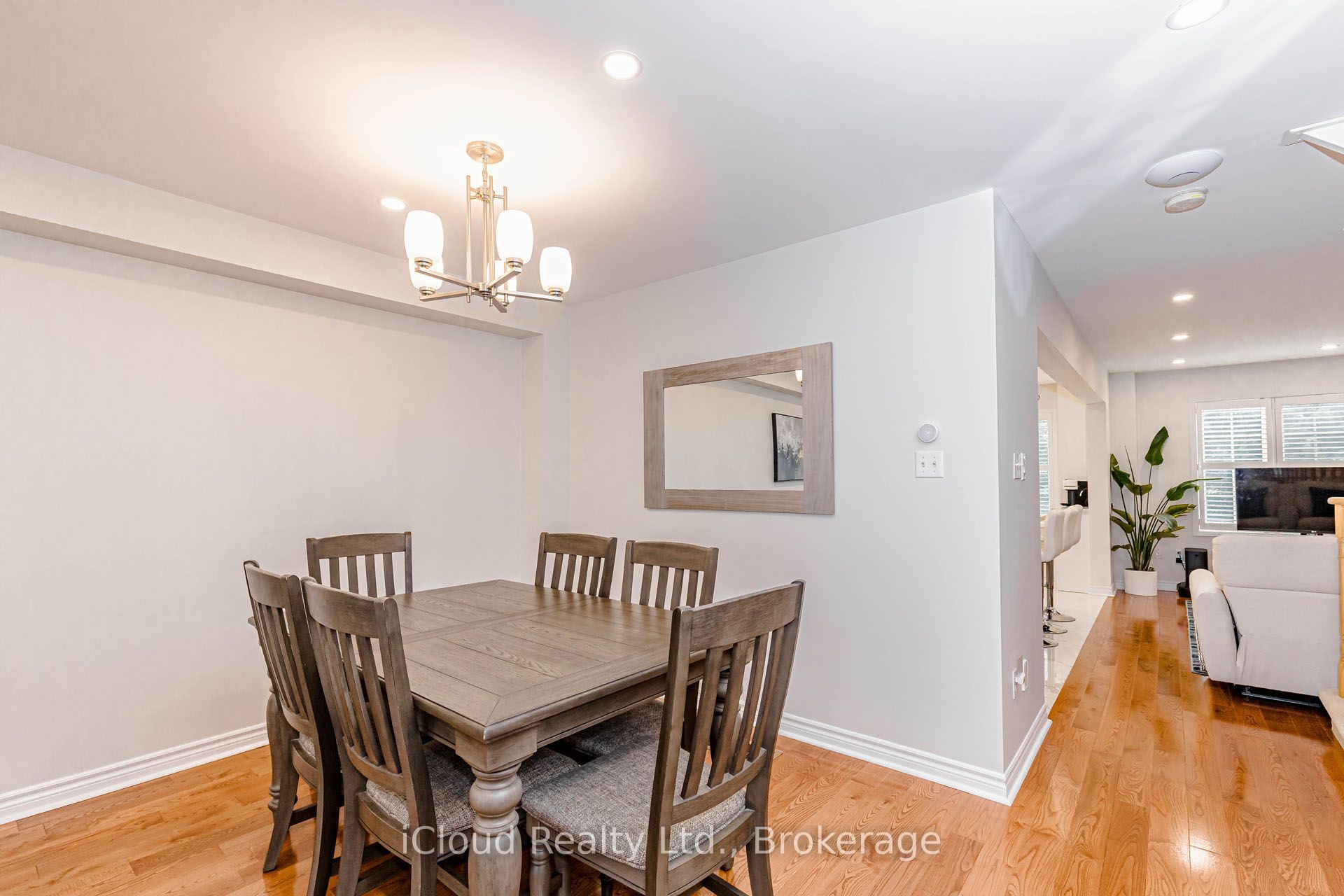 1279 Lamont Crescent Property Photo 11
