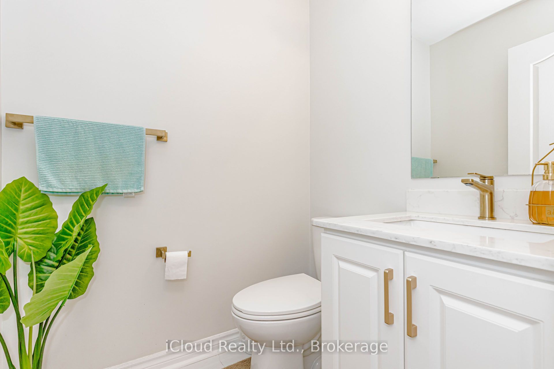 1279 Lamont Crescent Property Photo 27
