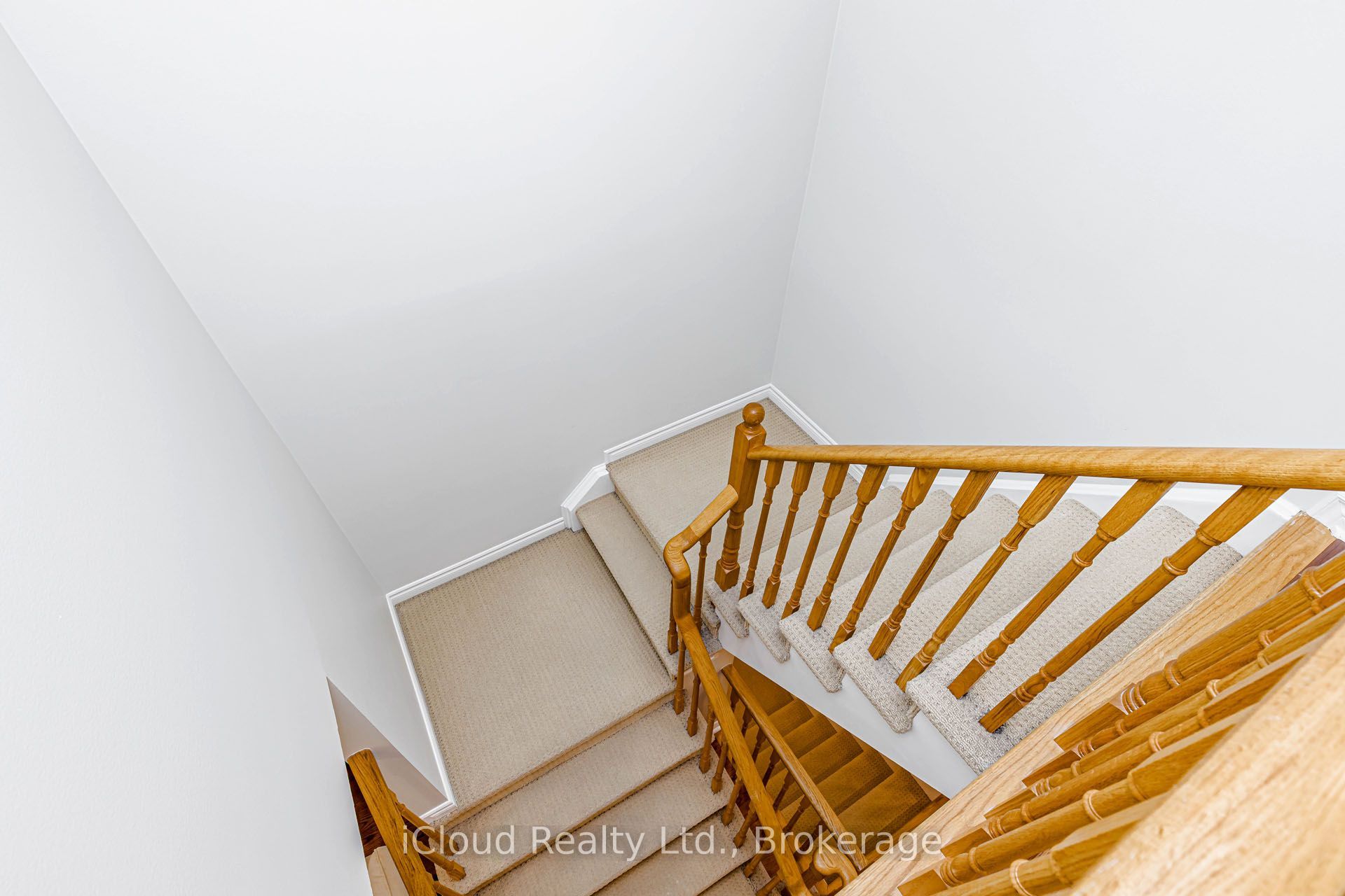1279 Lamont Crescent Property Photo 29